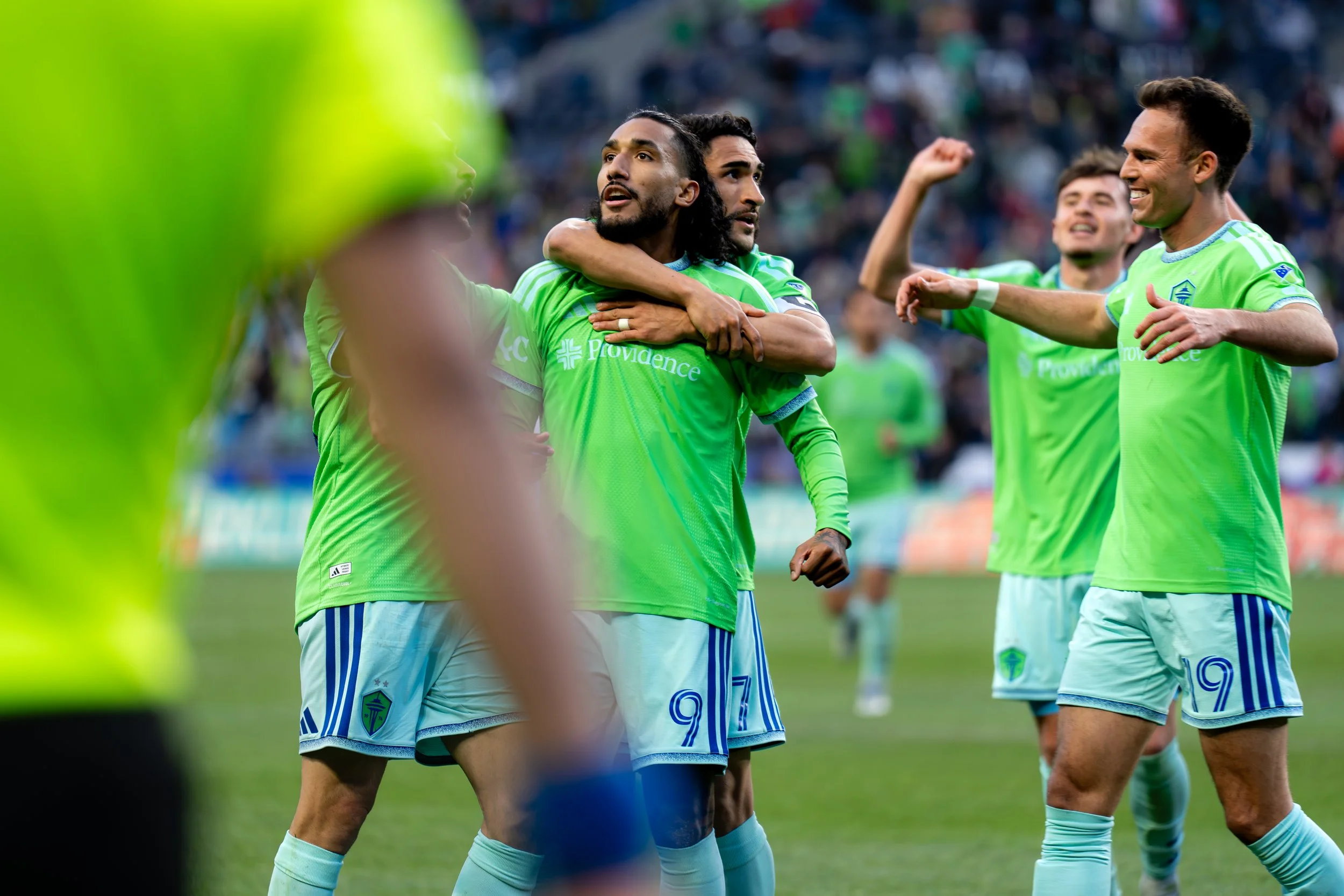 Ferreira Lights Up Lumen Field as Seattle Grind Out a Dramatic 3-2 Win Over the League's Former Pacesetters