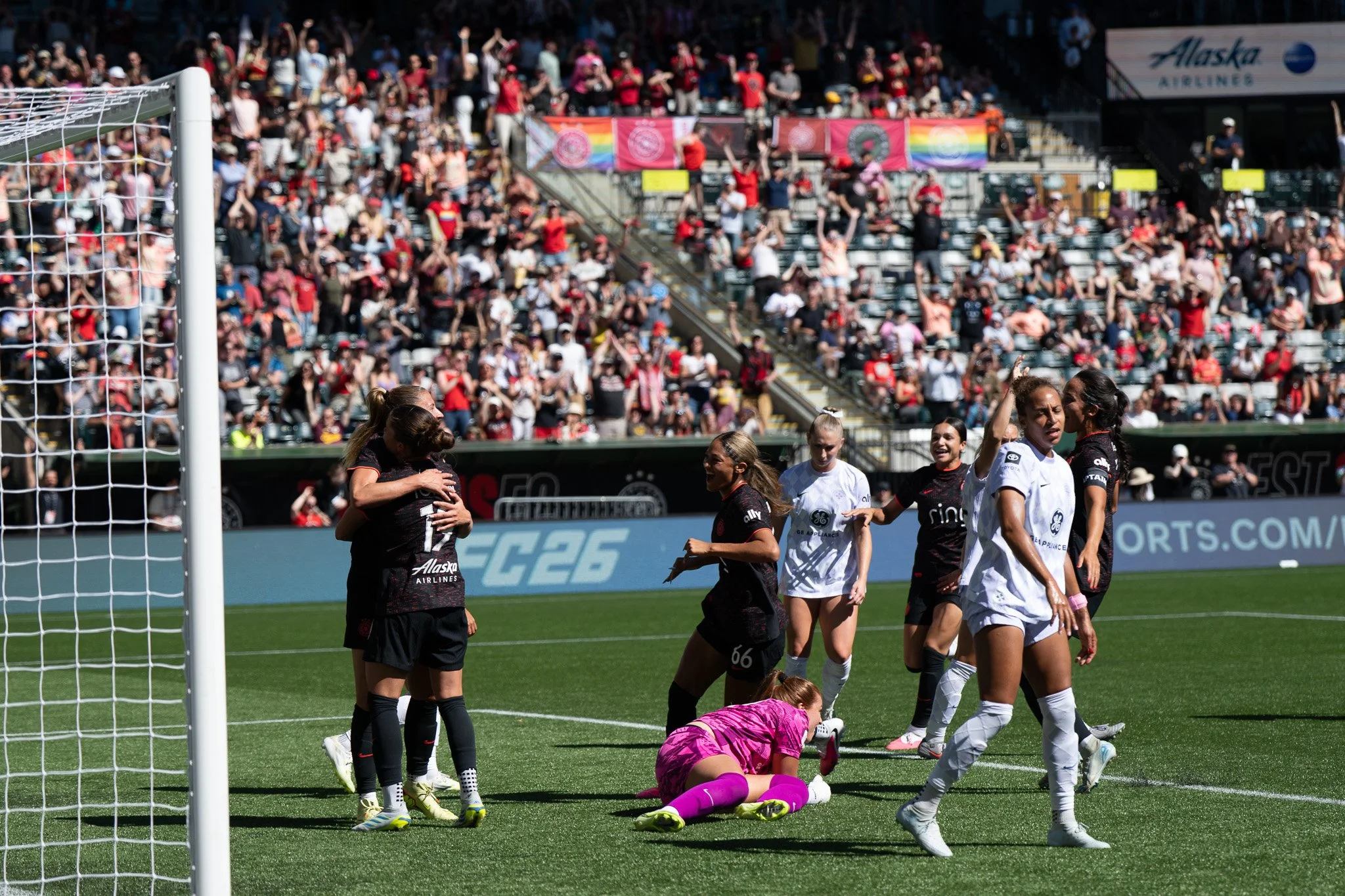 Portland Thorns vs. Racing Louisville FC: Thorns Dominate in 4-0 Rout
