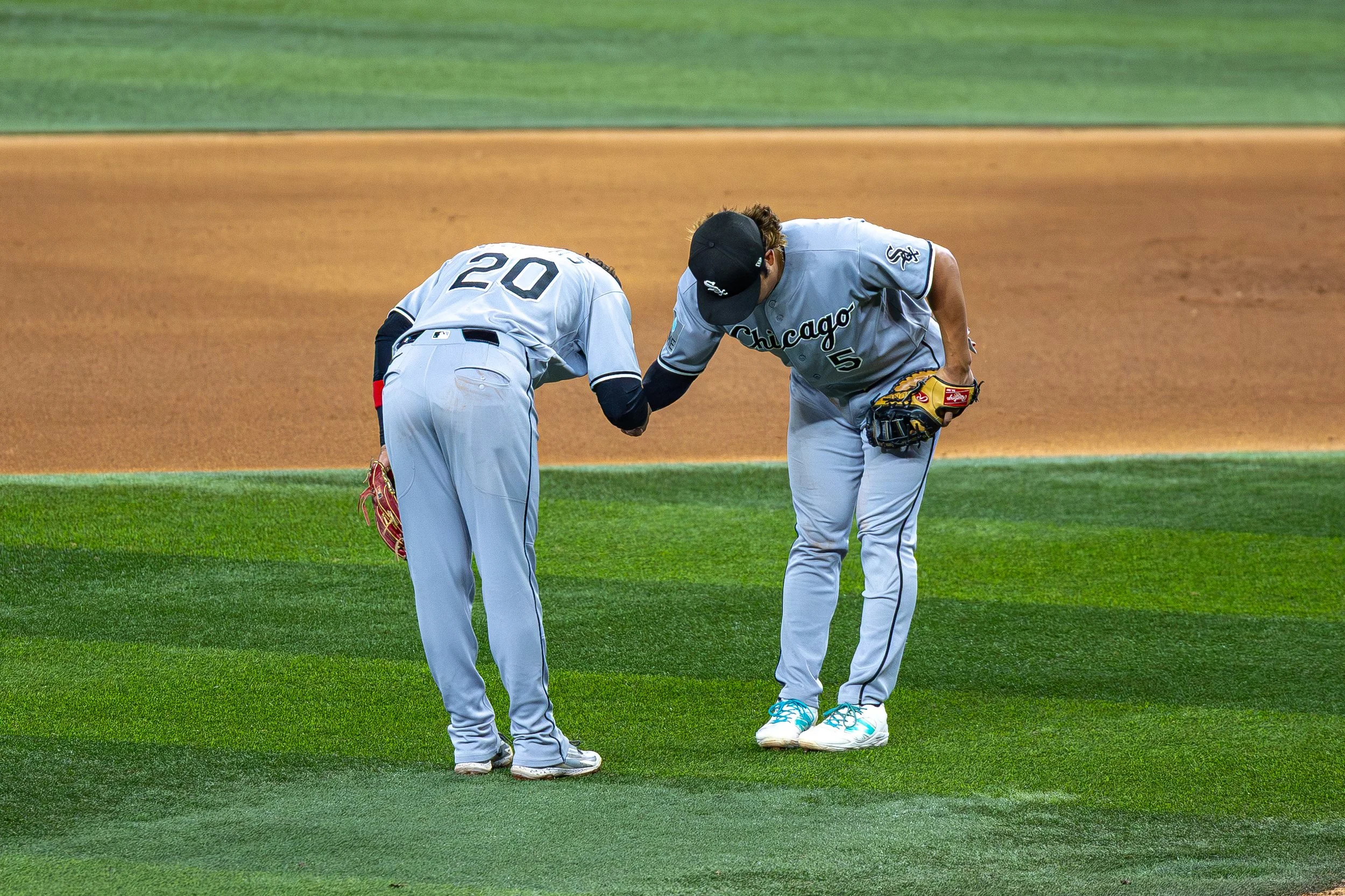 White Sox 4, Rangers 2: Meidroth Goes 4-for-4, Kay Survives, and Chicago Takes Sole Possession of the AL Central