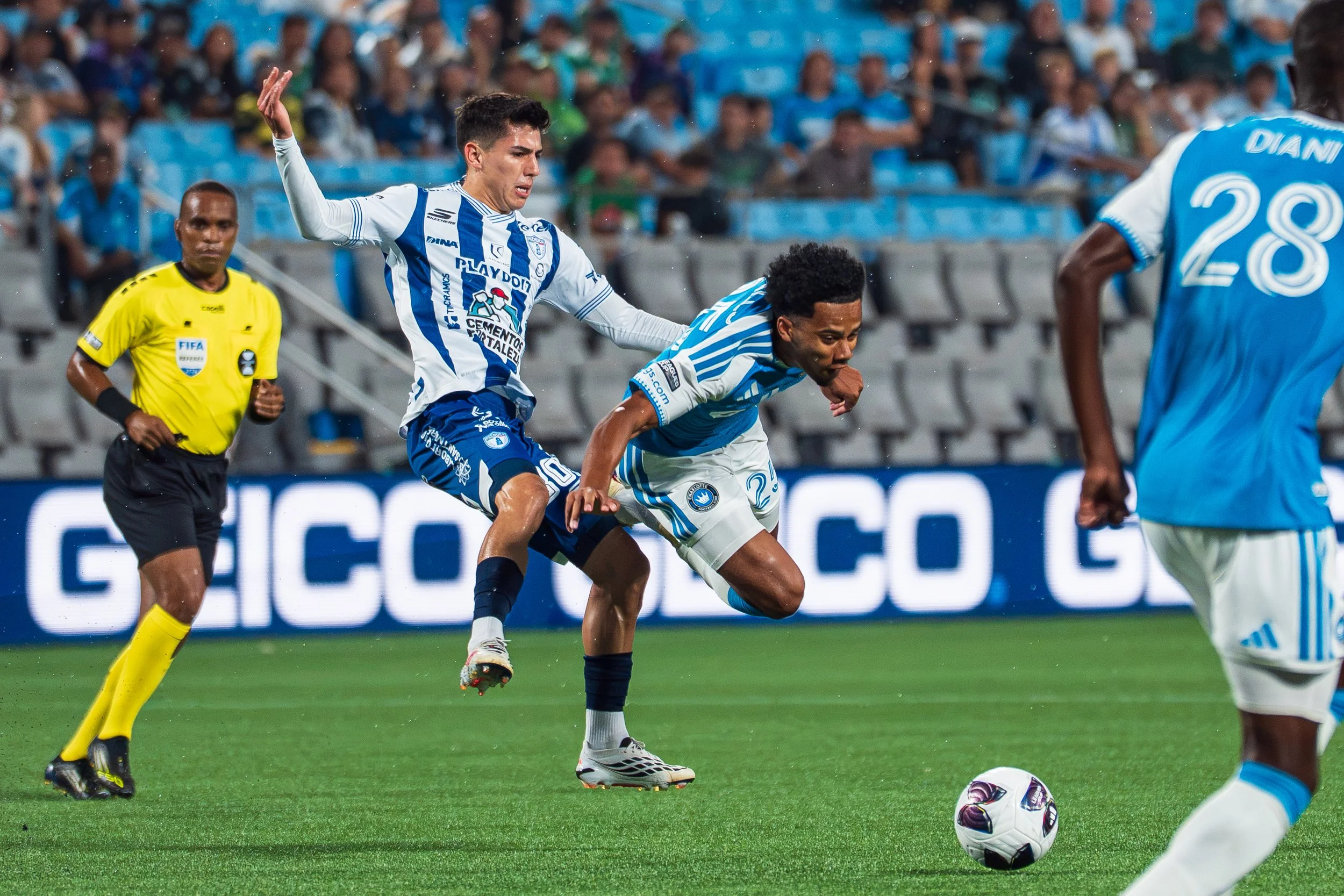 A Missed Penalty and a 90th-Minute Dagger Spoil Saint-Maximin's Charlotte Debut