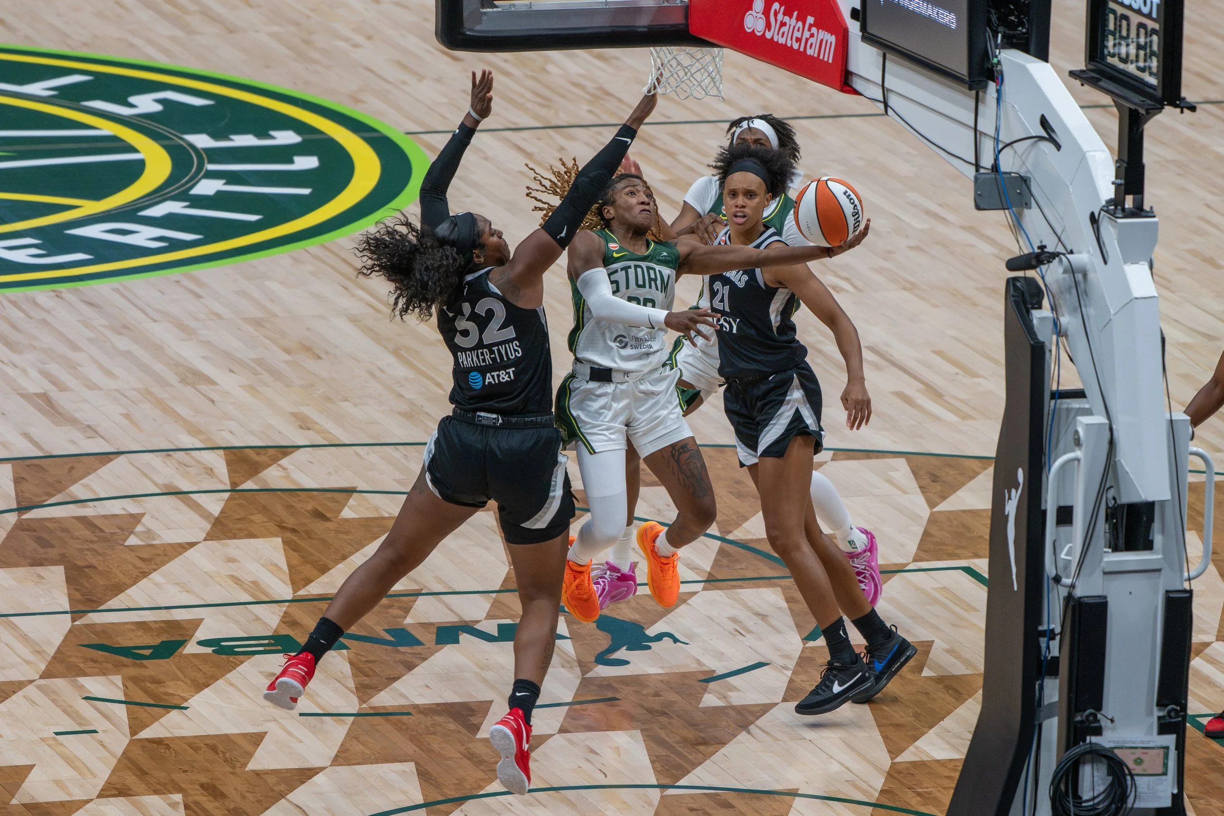 Jackie Young's Career-High 35 Powers Aces Past Storm in 114-77 Rout