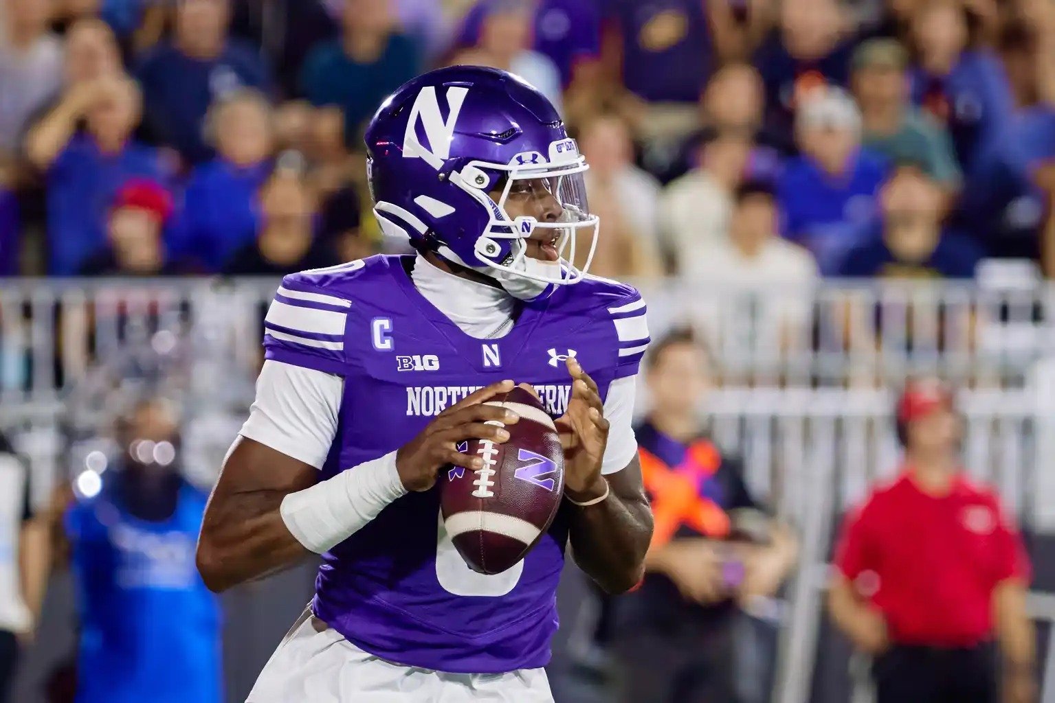 Chiles Debuts, Himon Breaks Away as Northwestern Holds Off South Dakota State 34-18