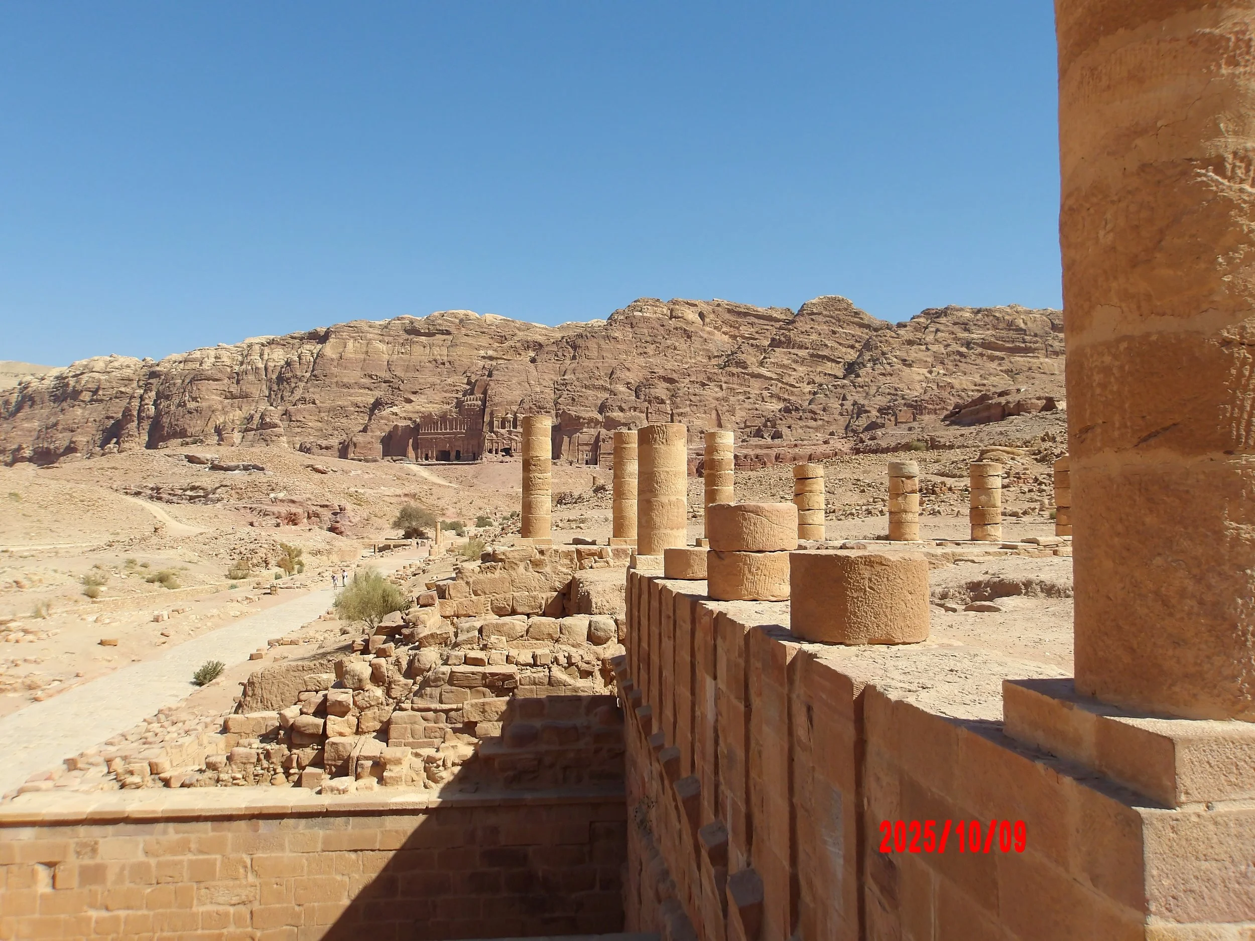 Columnas y ruinas en Petra