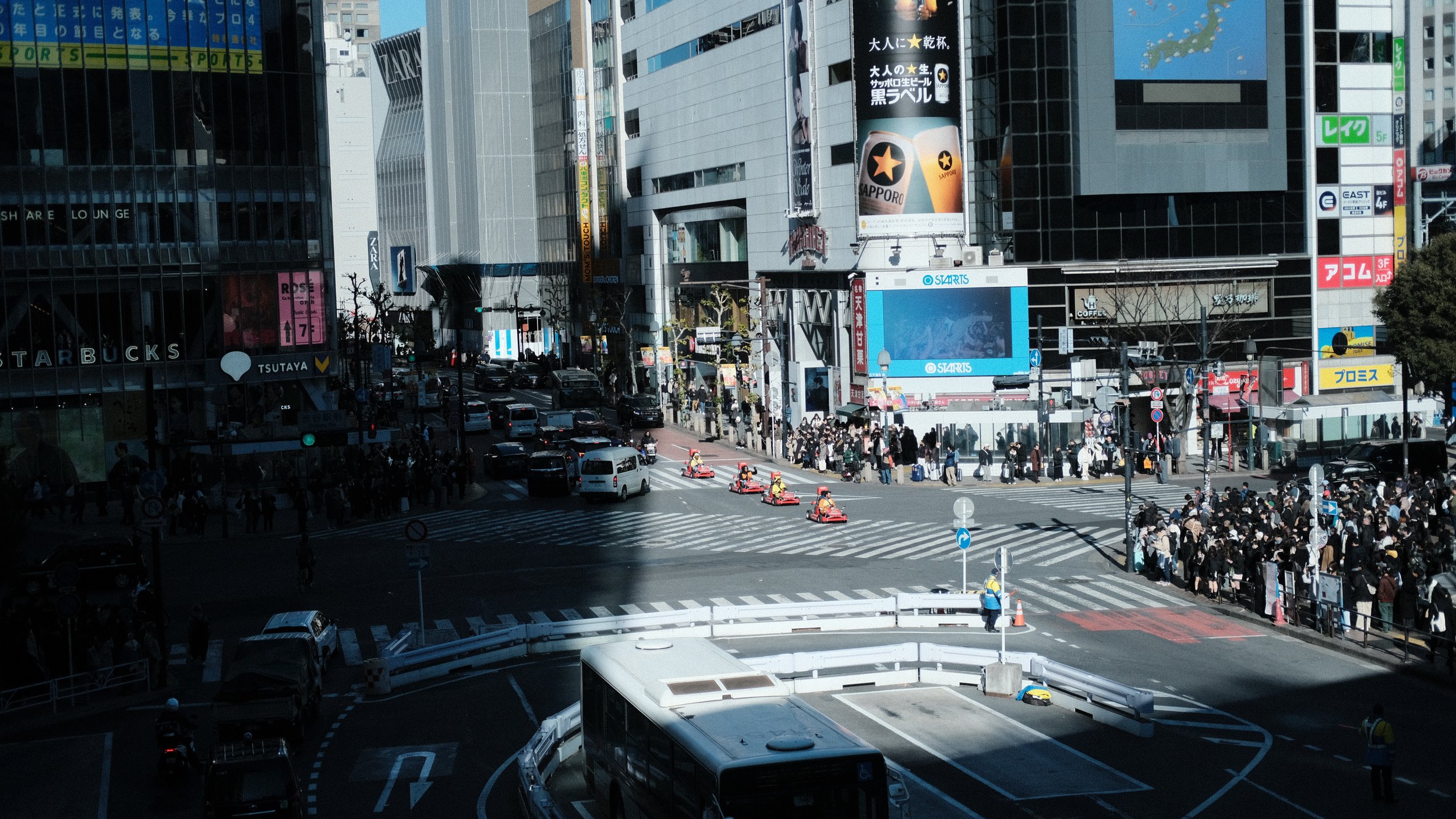 Una carrera de Mario Kart en el cruce de Shibuya