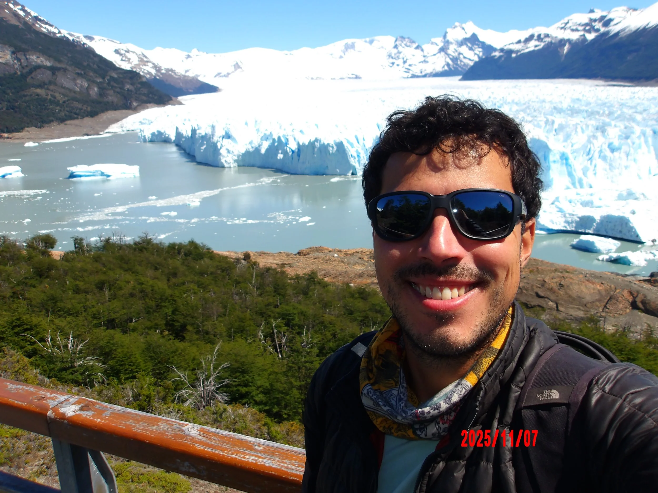 Selfie con el glaciar Perito Moreno al fondo