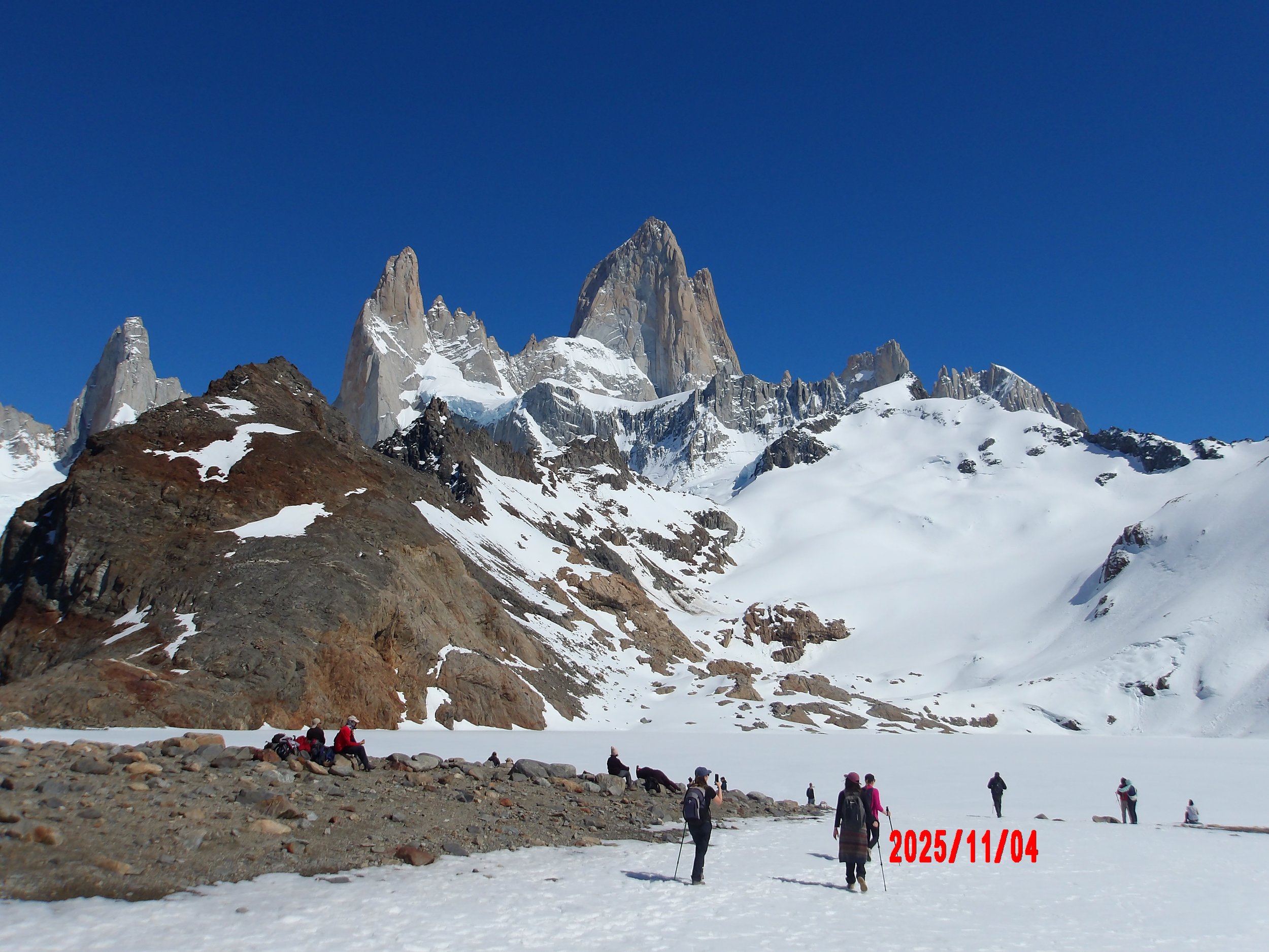 Fitz Roy con su laguna congelada
