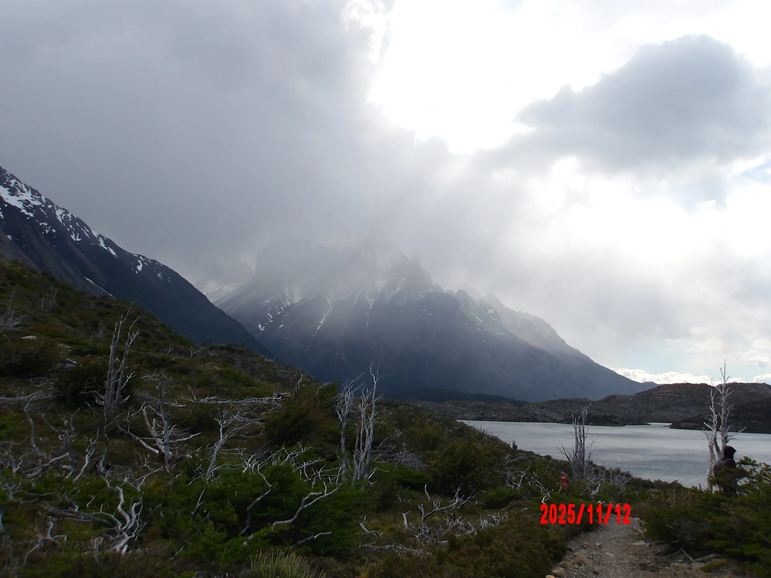 Sendero del trek W en Torres del Paine, Patagonia, Chile.