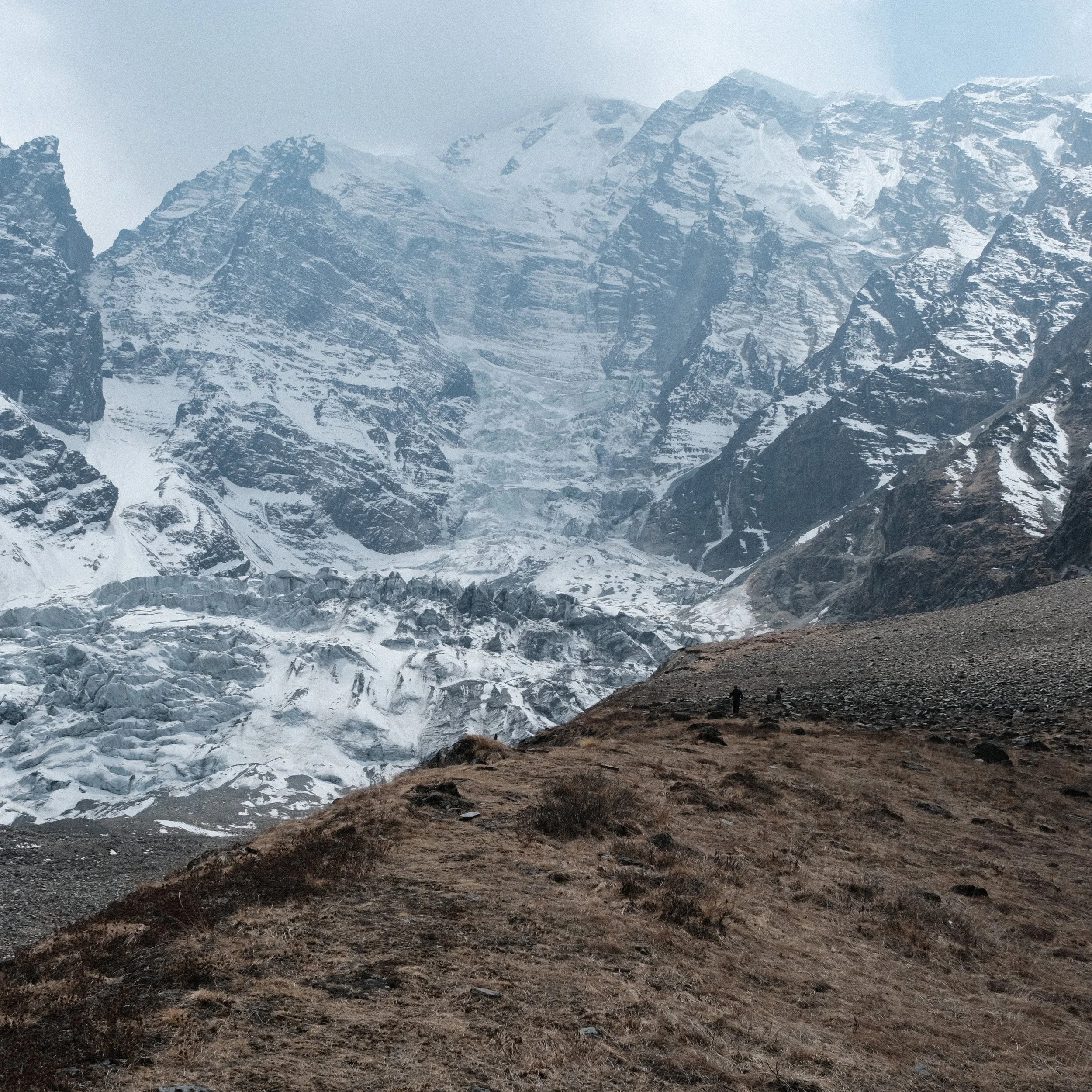 Montañas nevadas en Nepal.