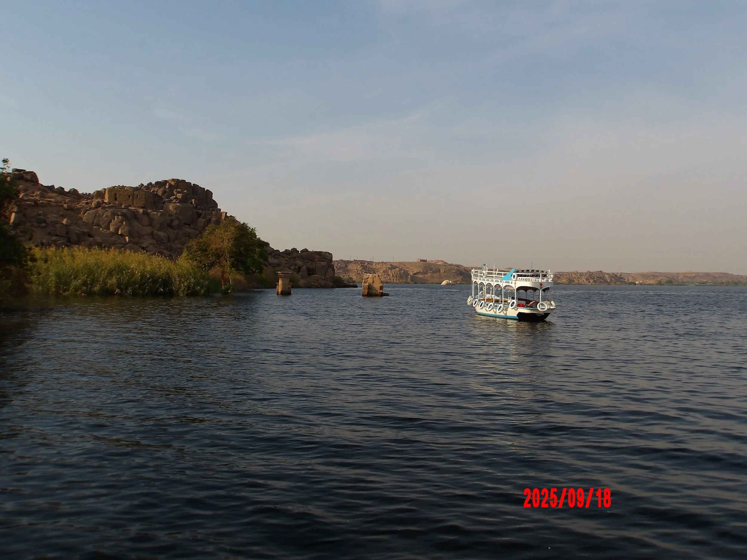 Foto del Río Nilo con un barco.