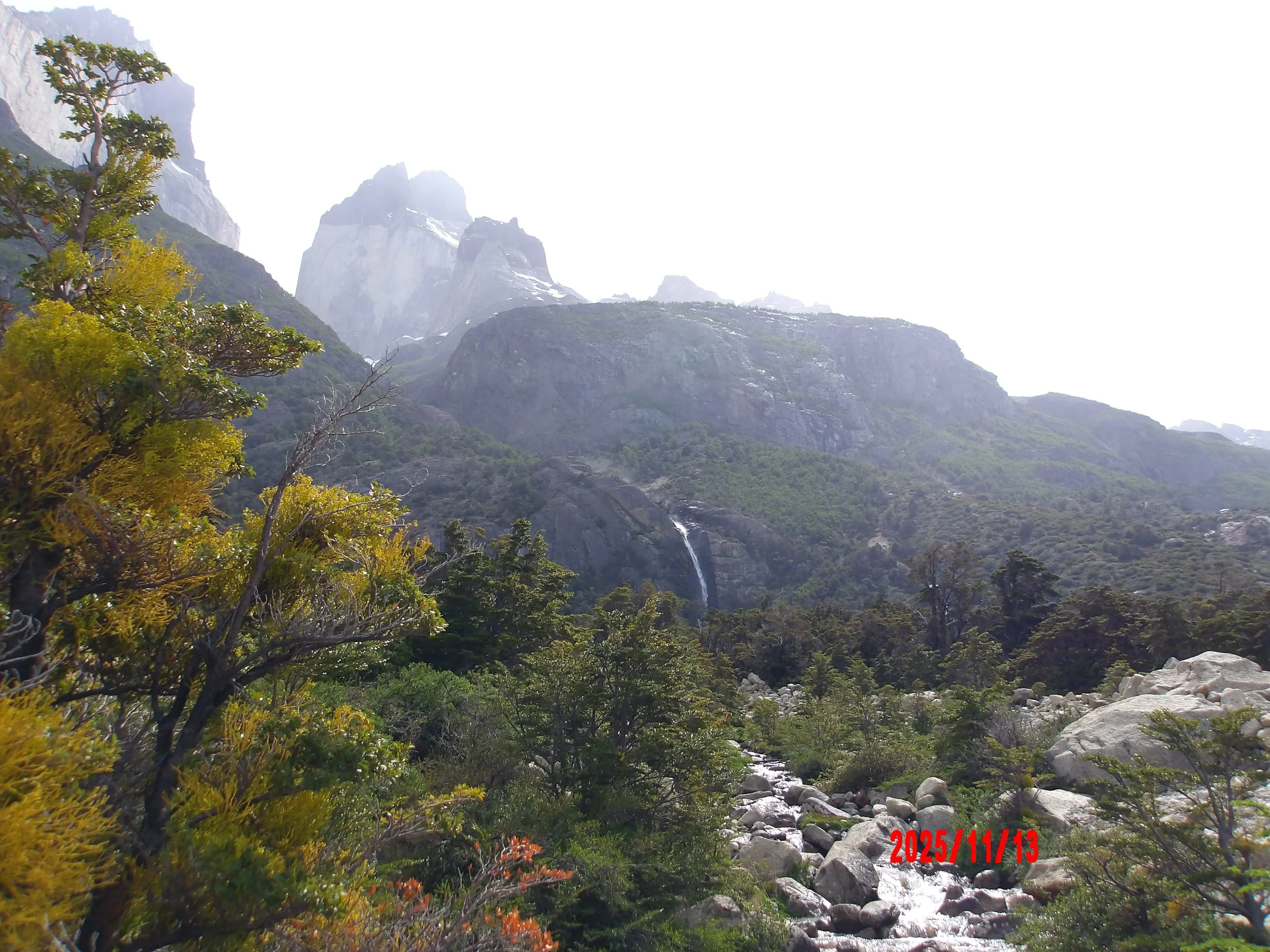 Montañas y paisaje en el W trek