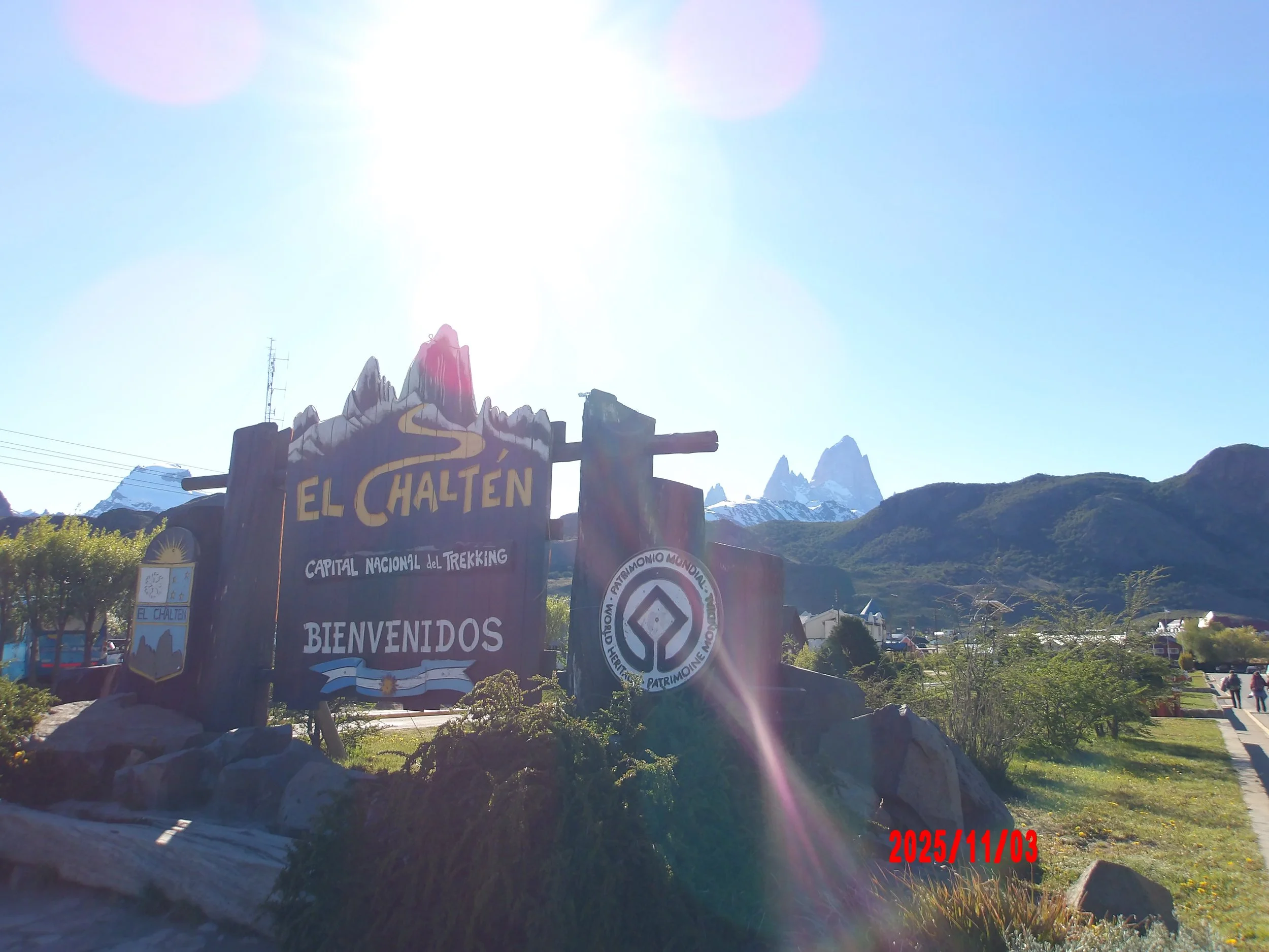 Cartel de El Chaltén con el Fitz Roy al fondo