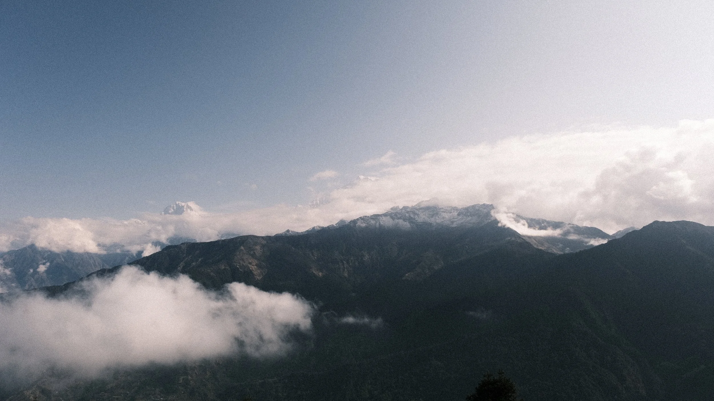 Vista nublada desde Poon Hill.