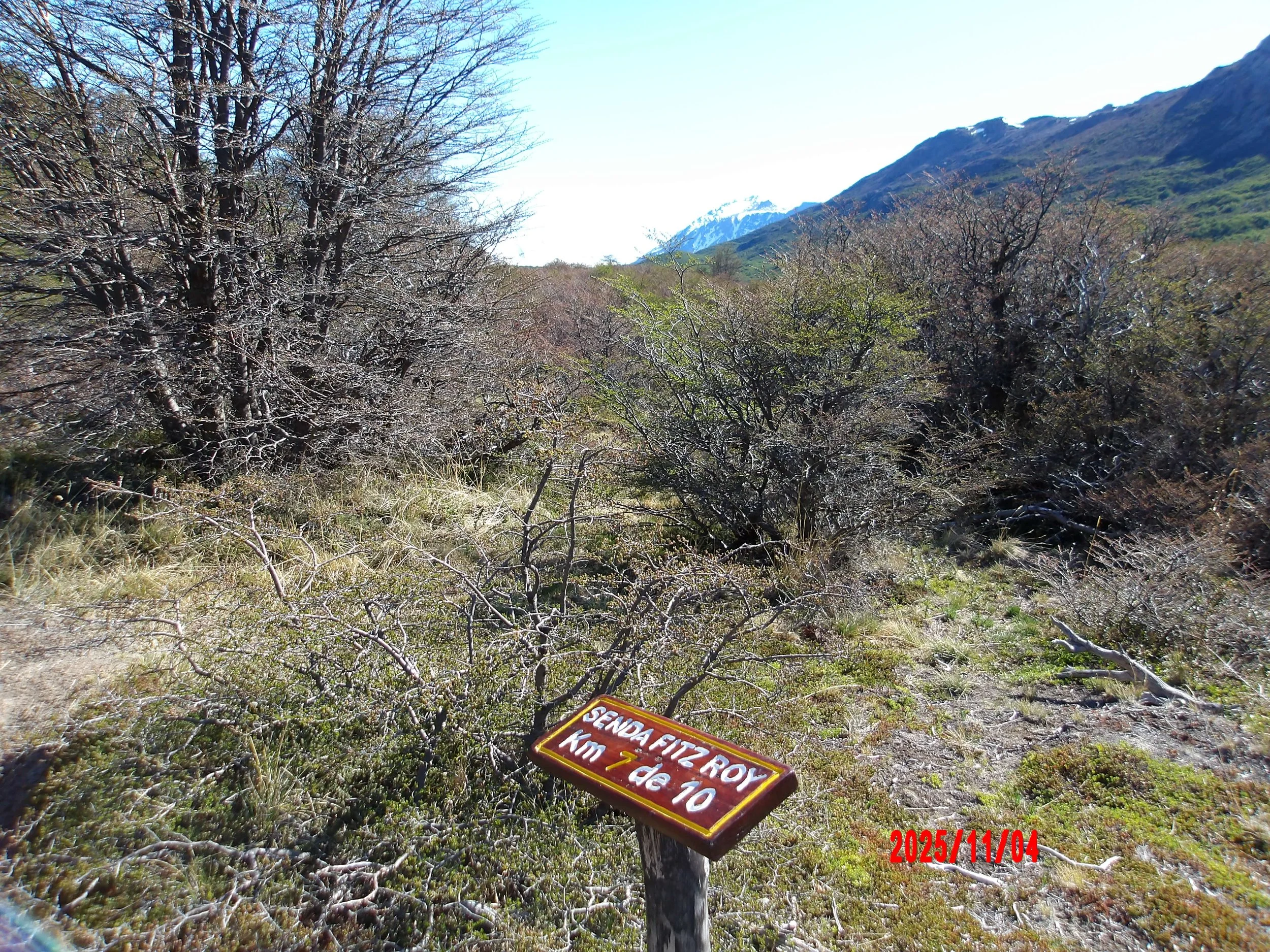 Anuncio que dice “Senda Fitz Roy” en el trek a Laguna de los Tres