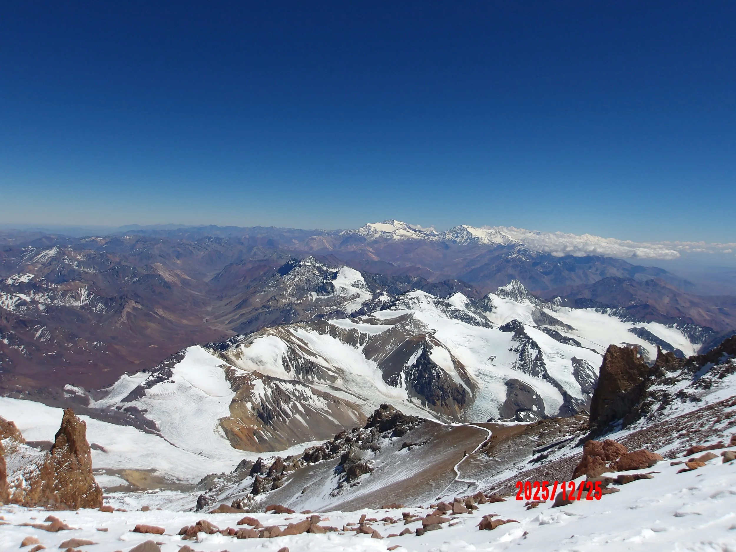 Vista desde la Cueva en el Aconcagua