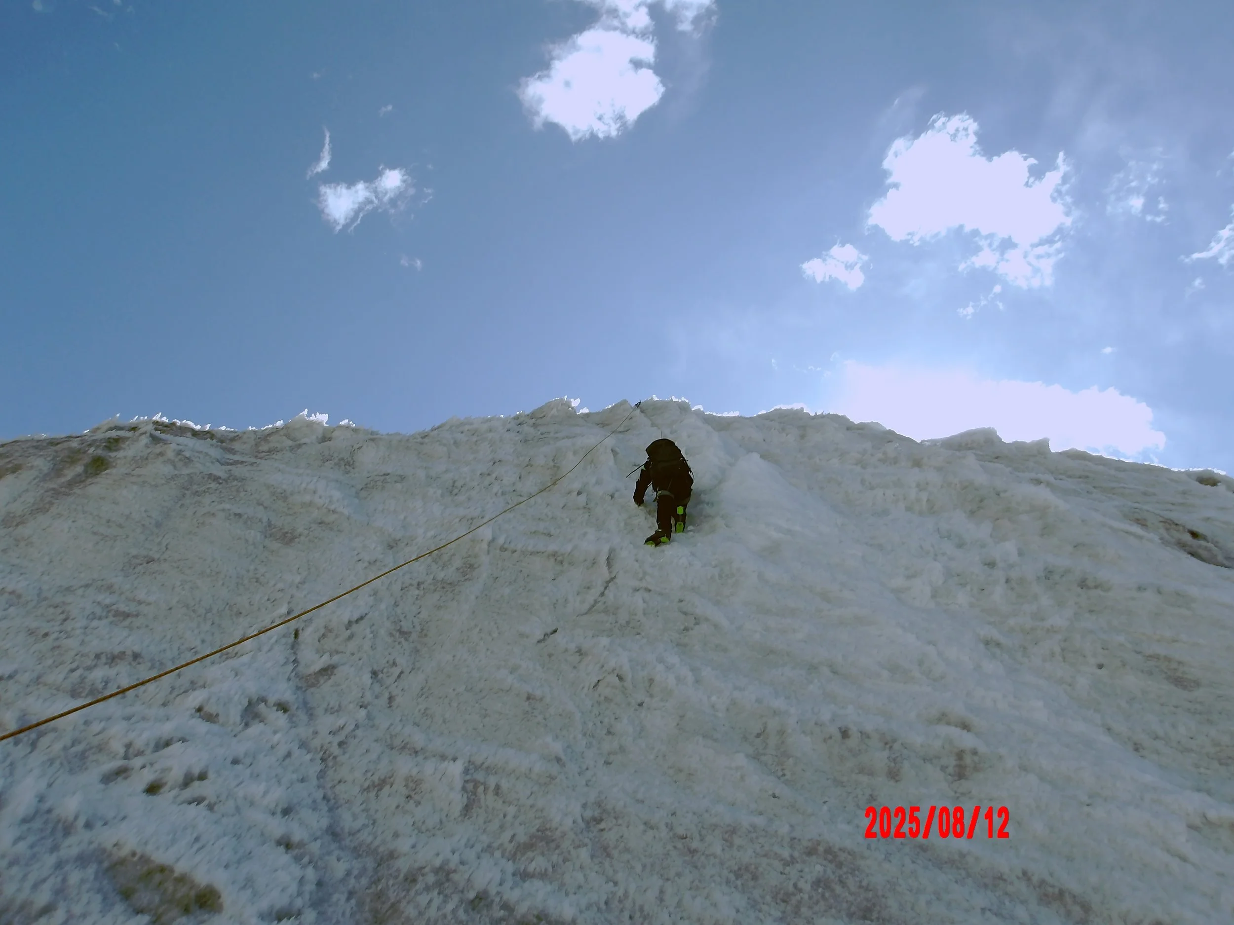 Escalando un glaciar en Huayna Potosí.