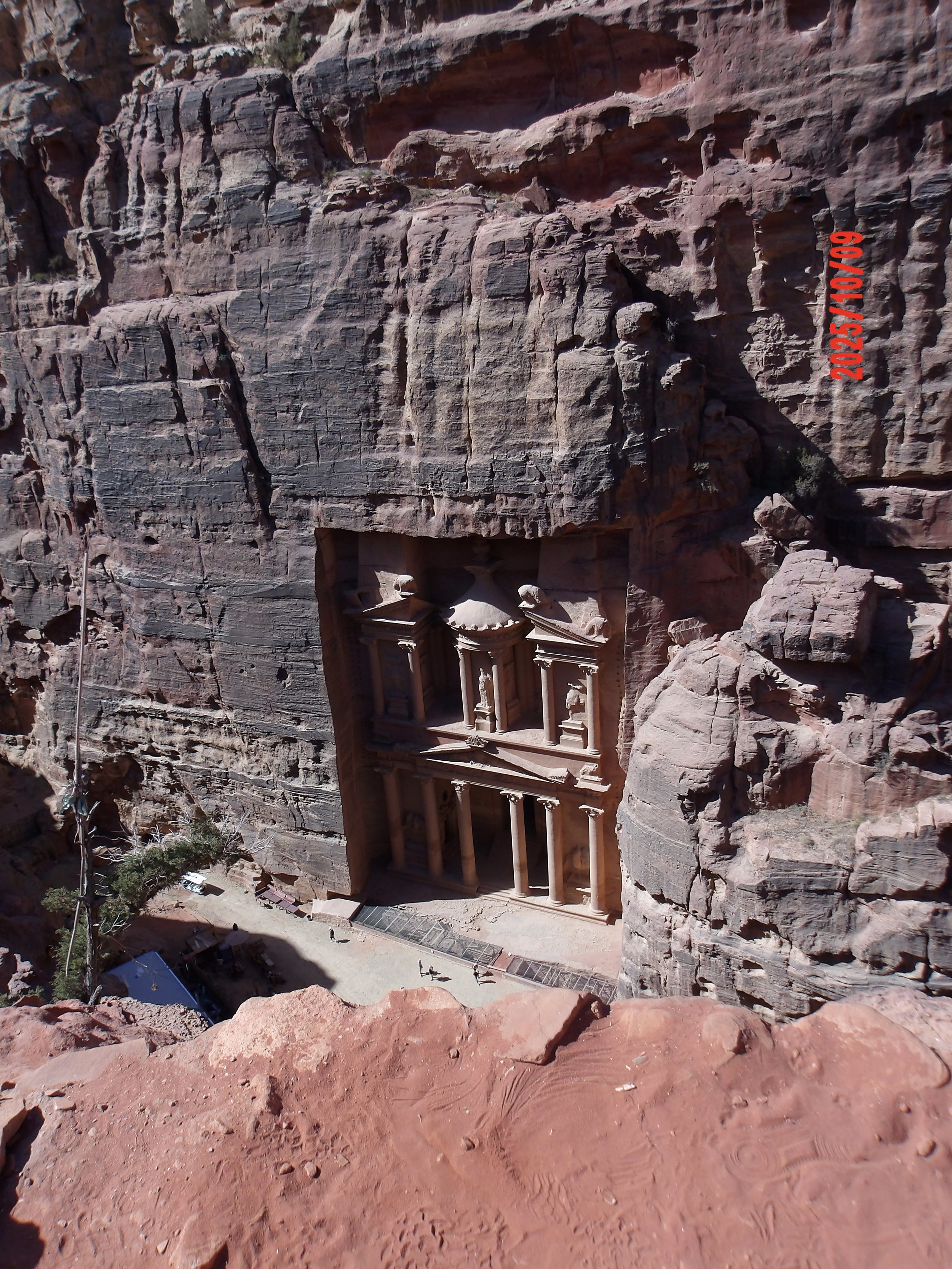 El Tesoro en Petra visto desde arriba