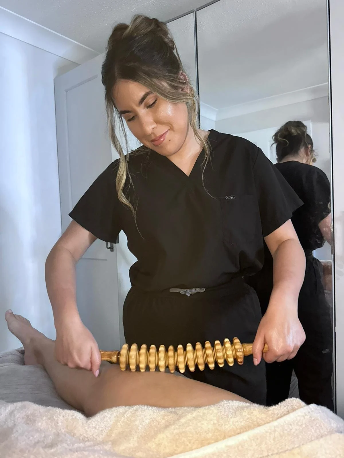 Lymphatic Drainage (one area) 60 mins