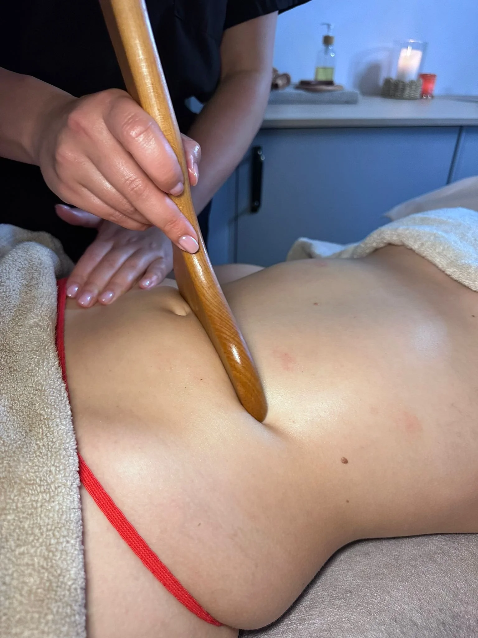 Lymphatic drainage (2 areas) 90 mins