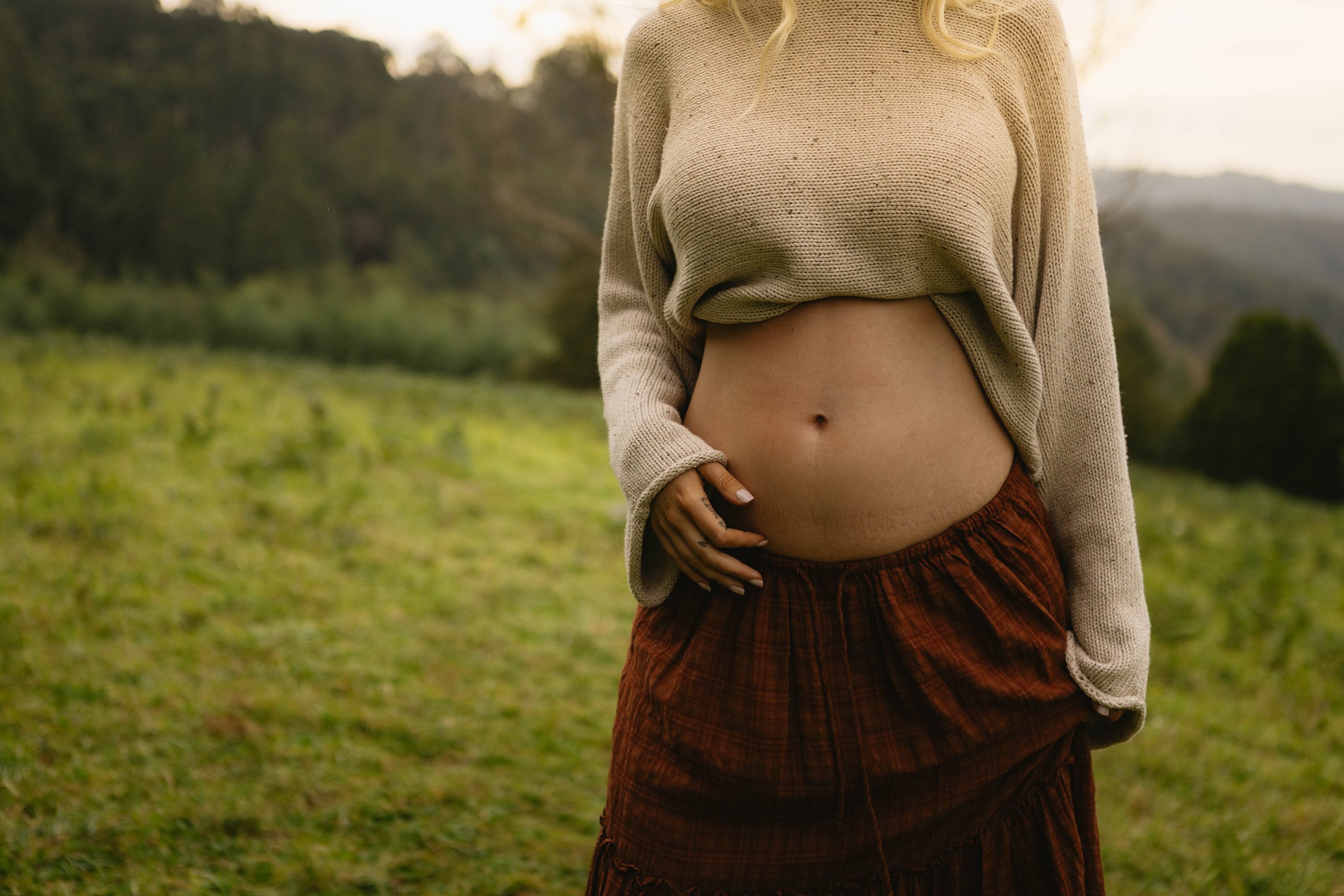  Winter maternity photos in the Dandenong Ranges 