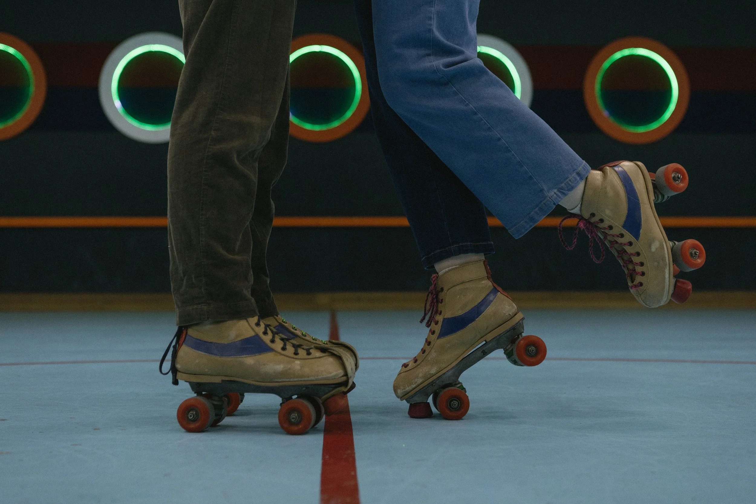 melbourne-roller-skating-couple-photoshoot (22).jpg