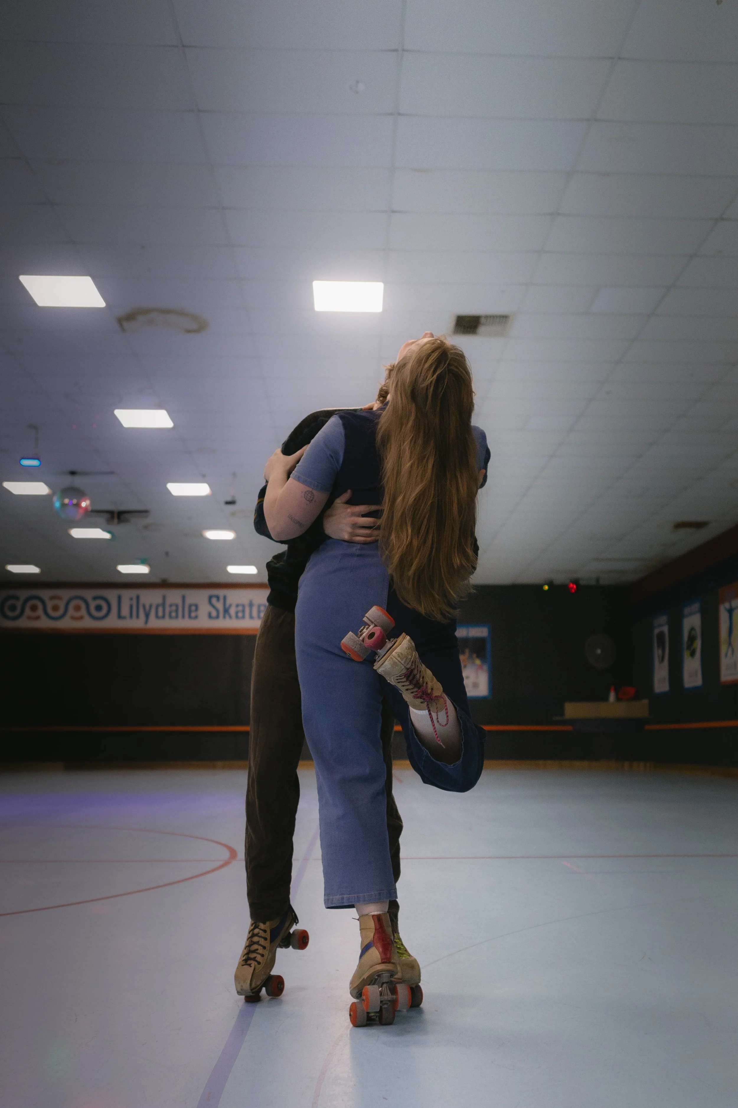 melbourne-roller-skating-couple-photoshoot (11).jpg
