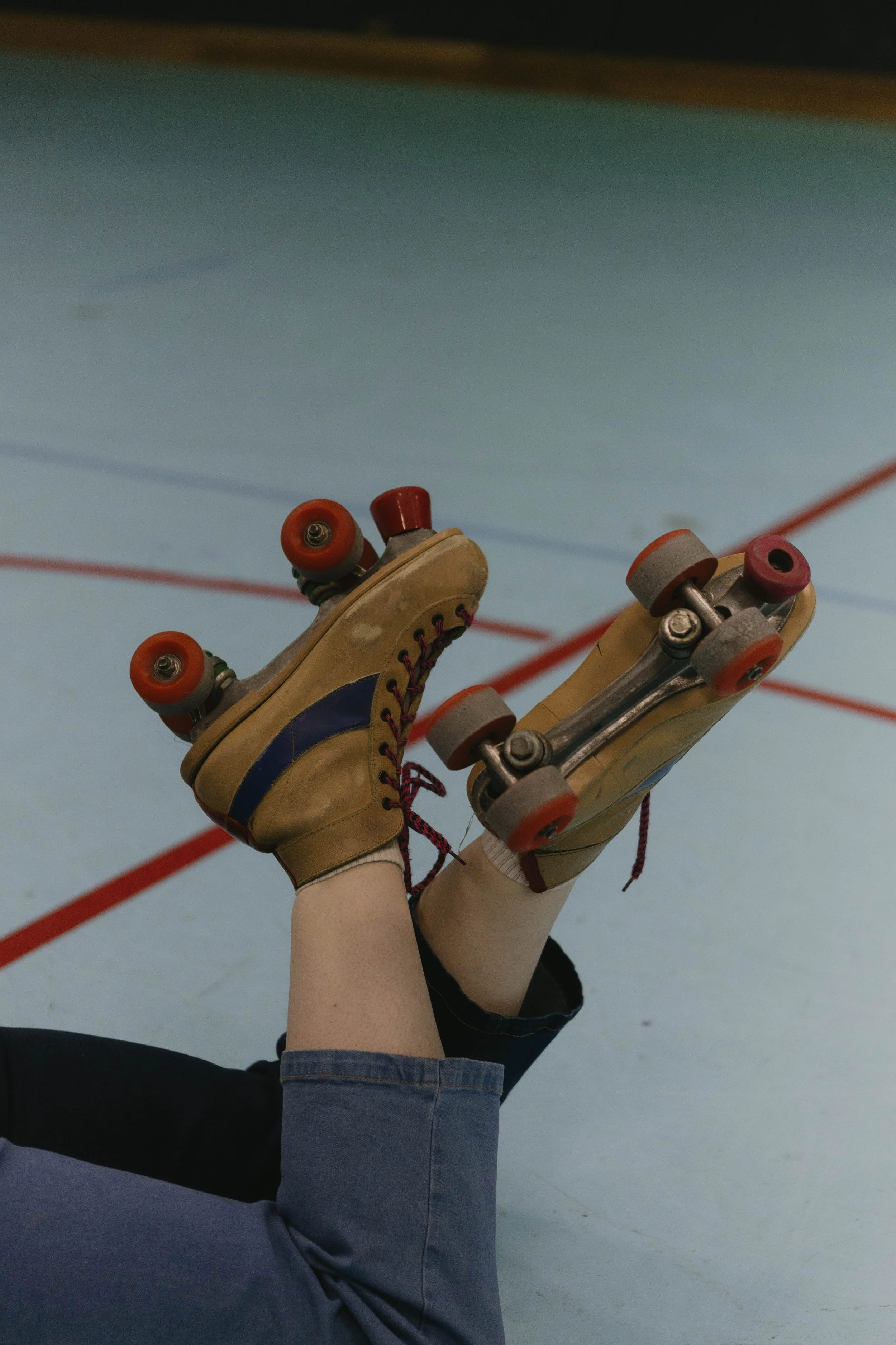 melbourne-roller-skating-couple-photoshoot (13).jpg