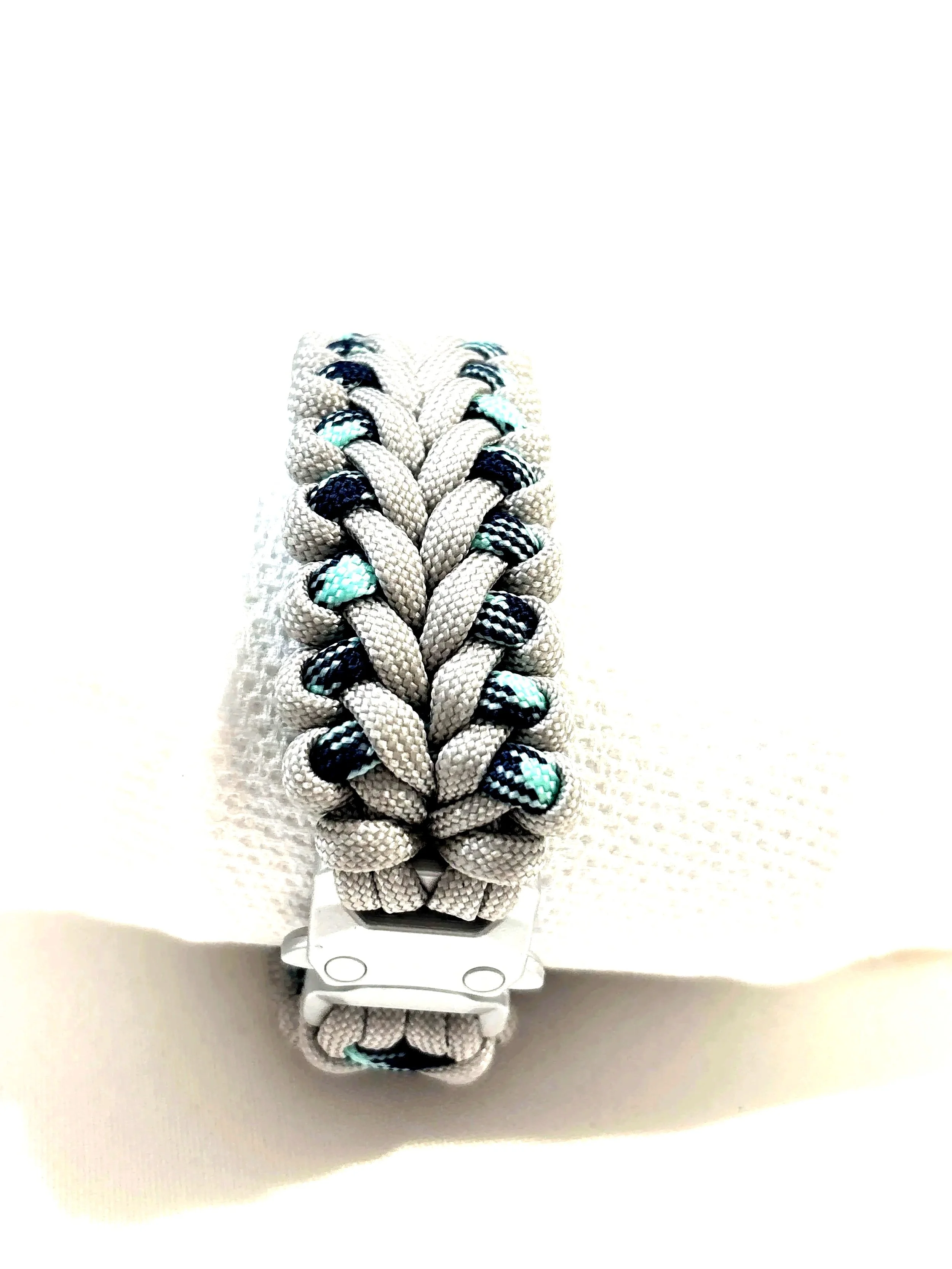 Paracord bracelet