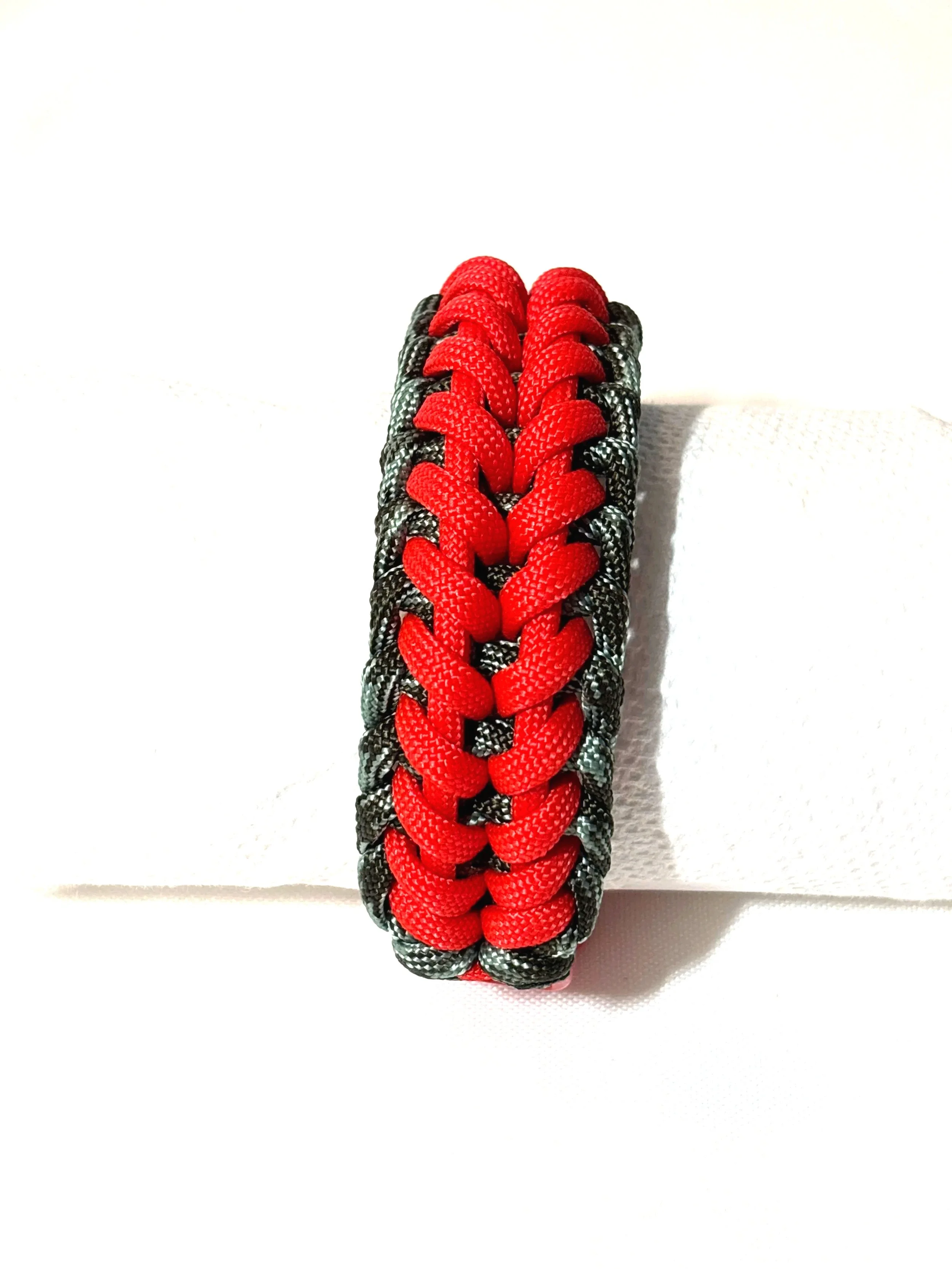 Paracord bracelet