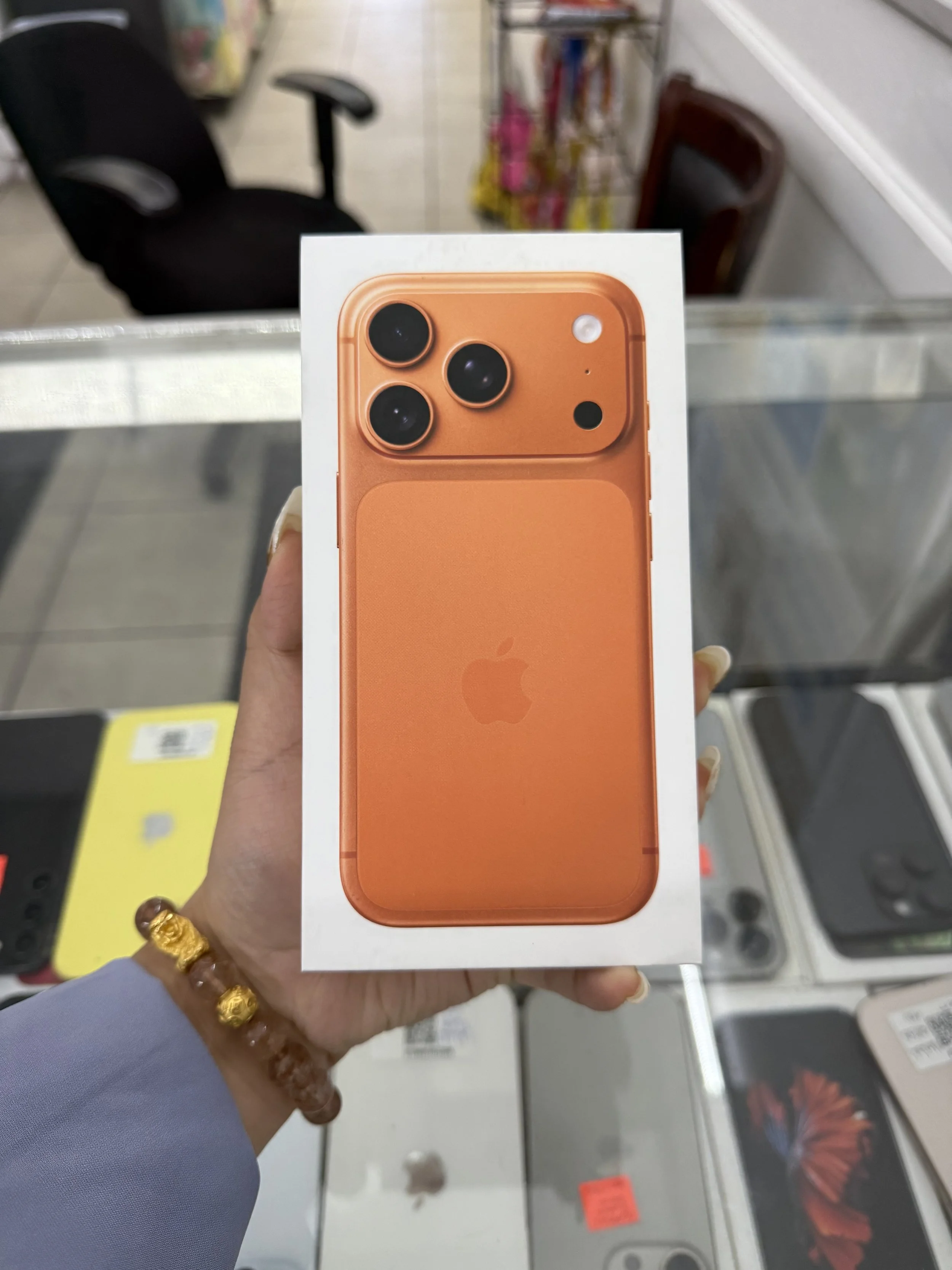 Brand New Seal iPhone 17 Pro Max 512GB Factory Unlocked - Cosmic Orange