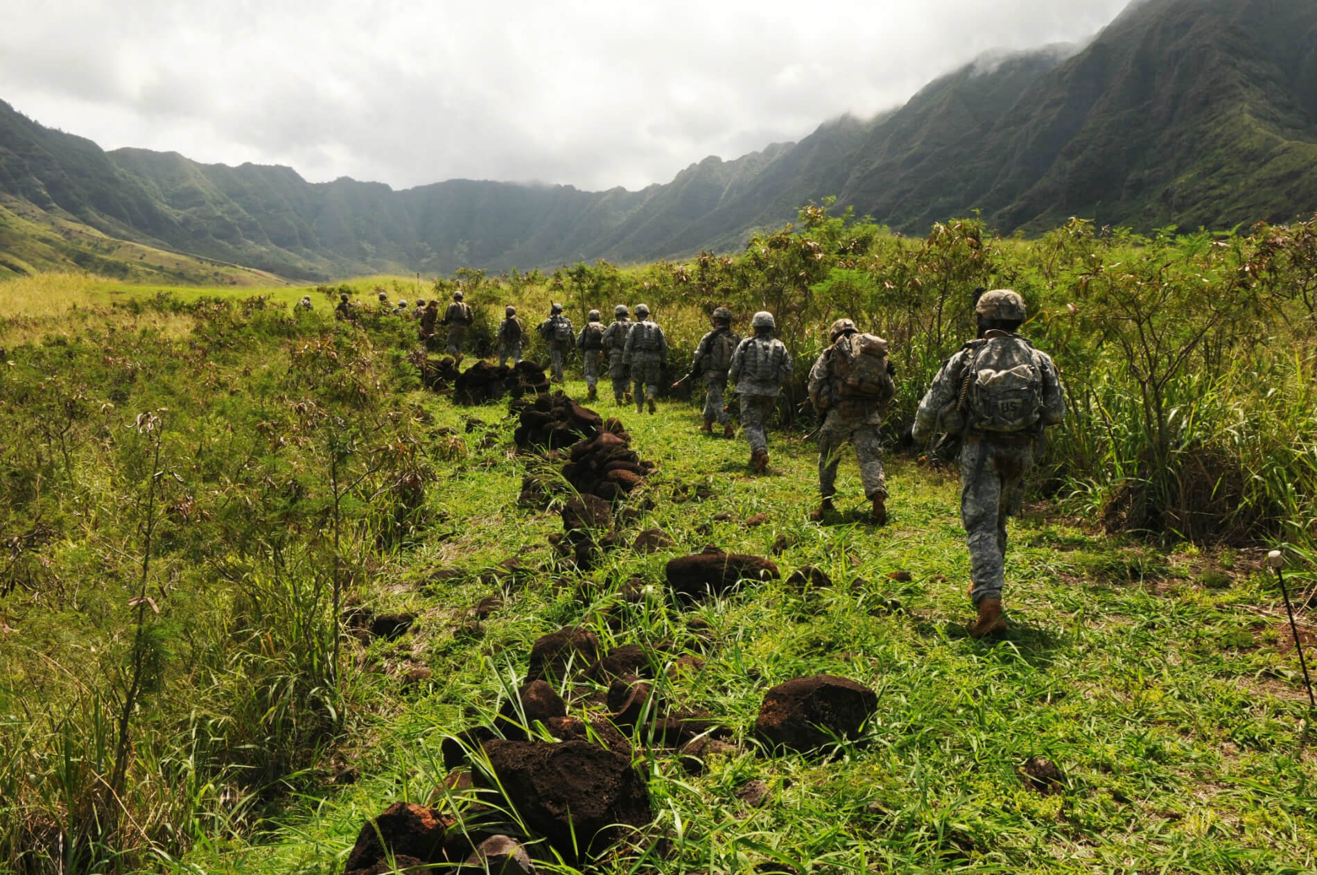 U.S. Soldiers assigned to the Bravo Company, 3rd Squadron 4th Calvary Regiment, 3rd Brigade Combat Team, 25th Infantry Division, move through an area during a training exercise, April 16, 2013 at Makua Valley, Hawaii.
