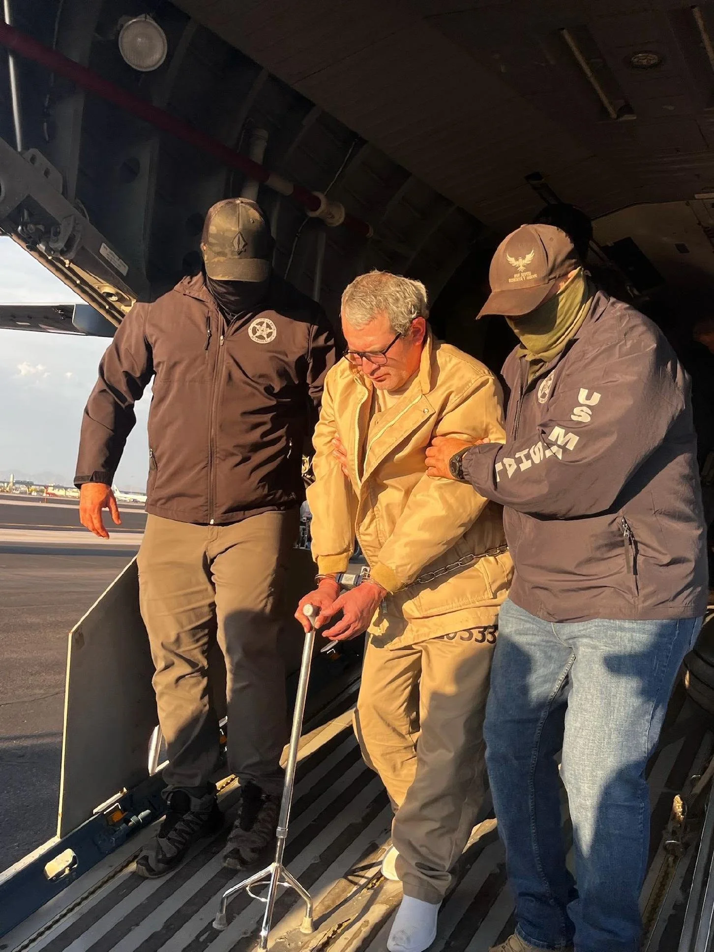 Baldomero “Mero” Fernández-Beltrán, Memo’s right-hand man, escorted by US Marshals during extradition to the United States in 2025. Roles like his ensured continuity beneath plaza-level leadership.