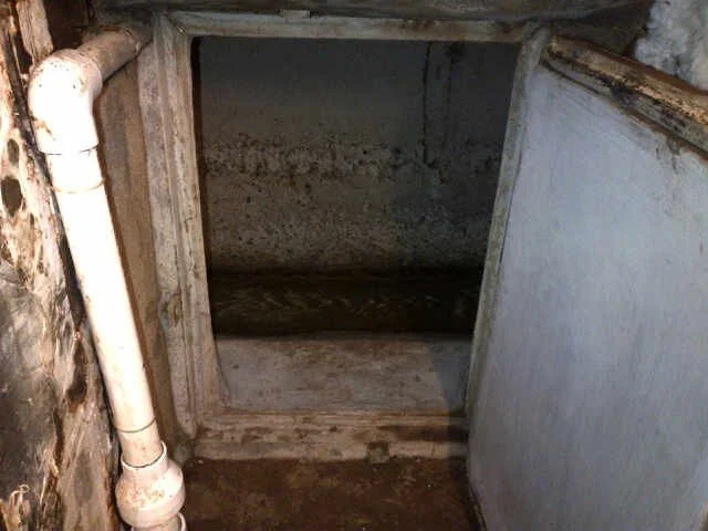 The exit El Chapo used after fleeing Mexican Marines in Culiacán in 2014. This door led into the city’s sewer system, allowing him to disappear beneath it.
