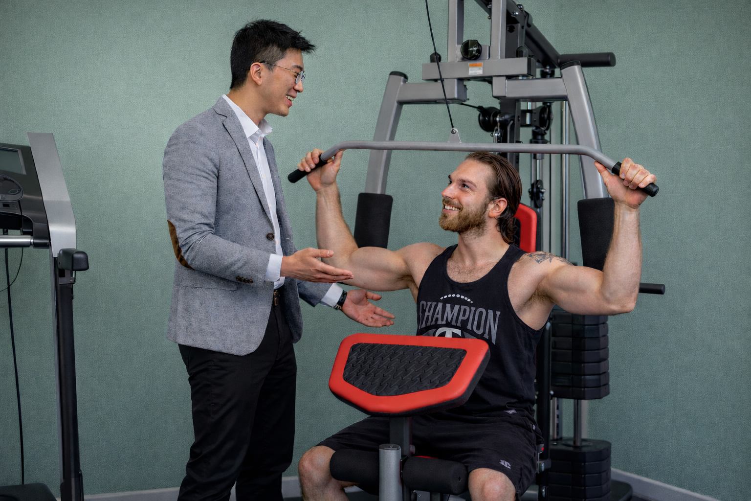 Strength rehabilitation session supervised by physiotherapist Ivan Lam in Melbourne clinic at Eastern Suburbs, around Chadstone, and Glen Waverley. 