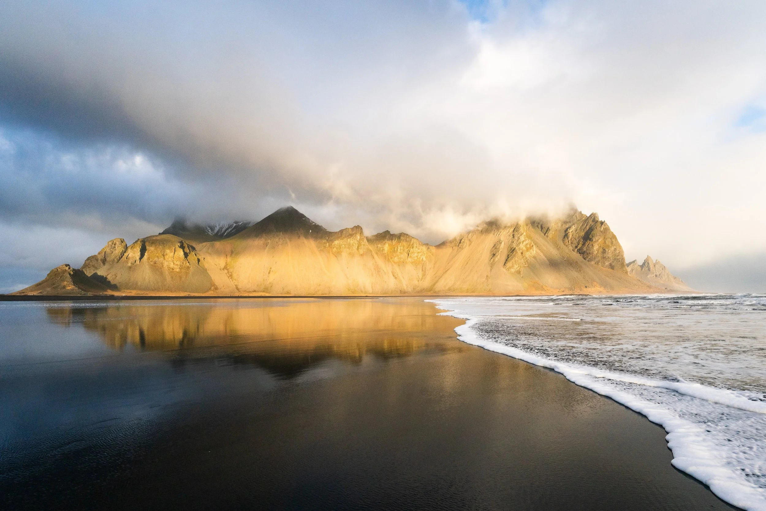 Sunkissed Vestrahorn.jpg