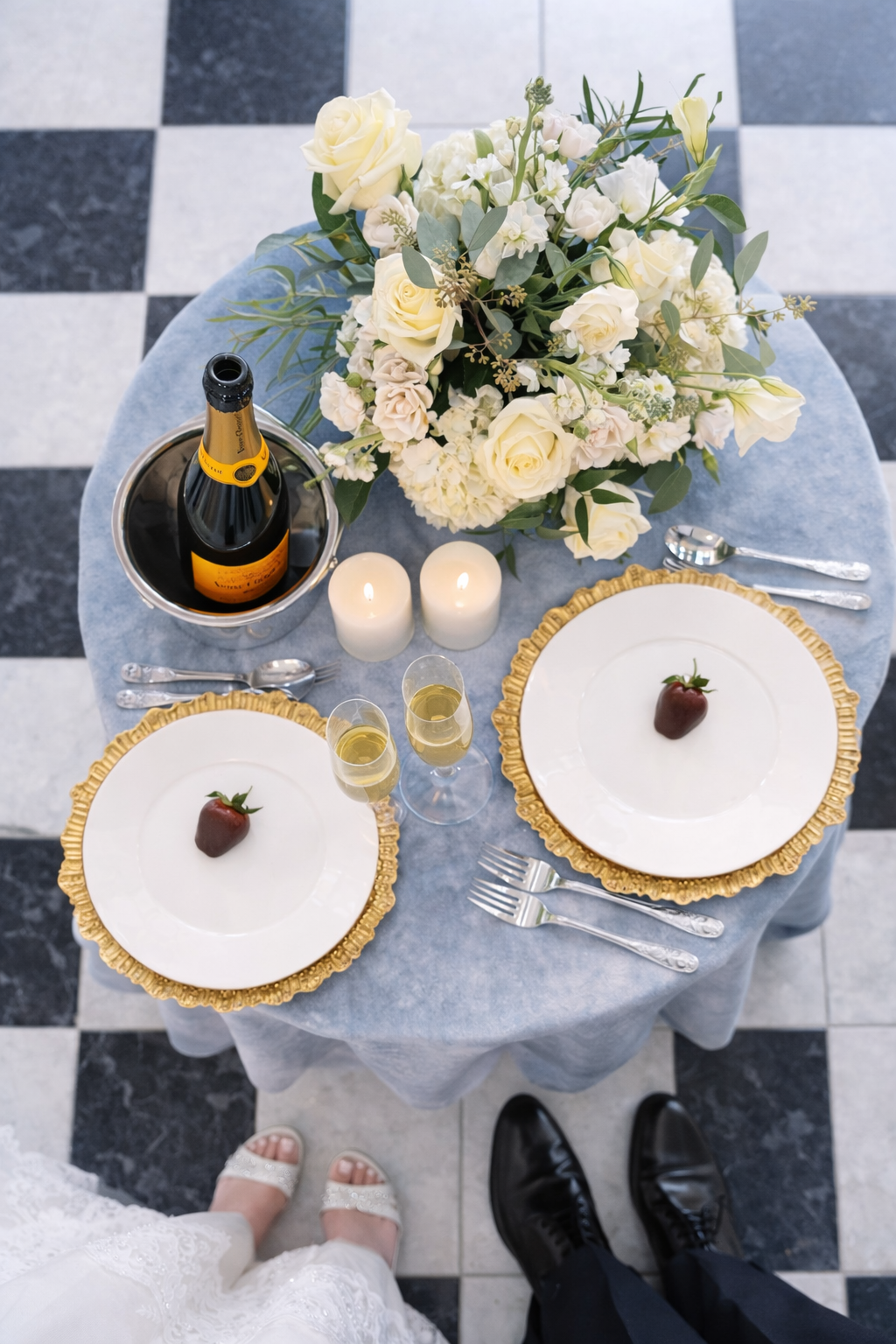Simply-Elegant-wedding table-setting-for-two.png