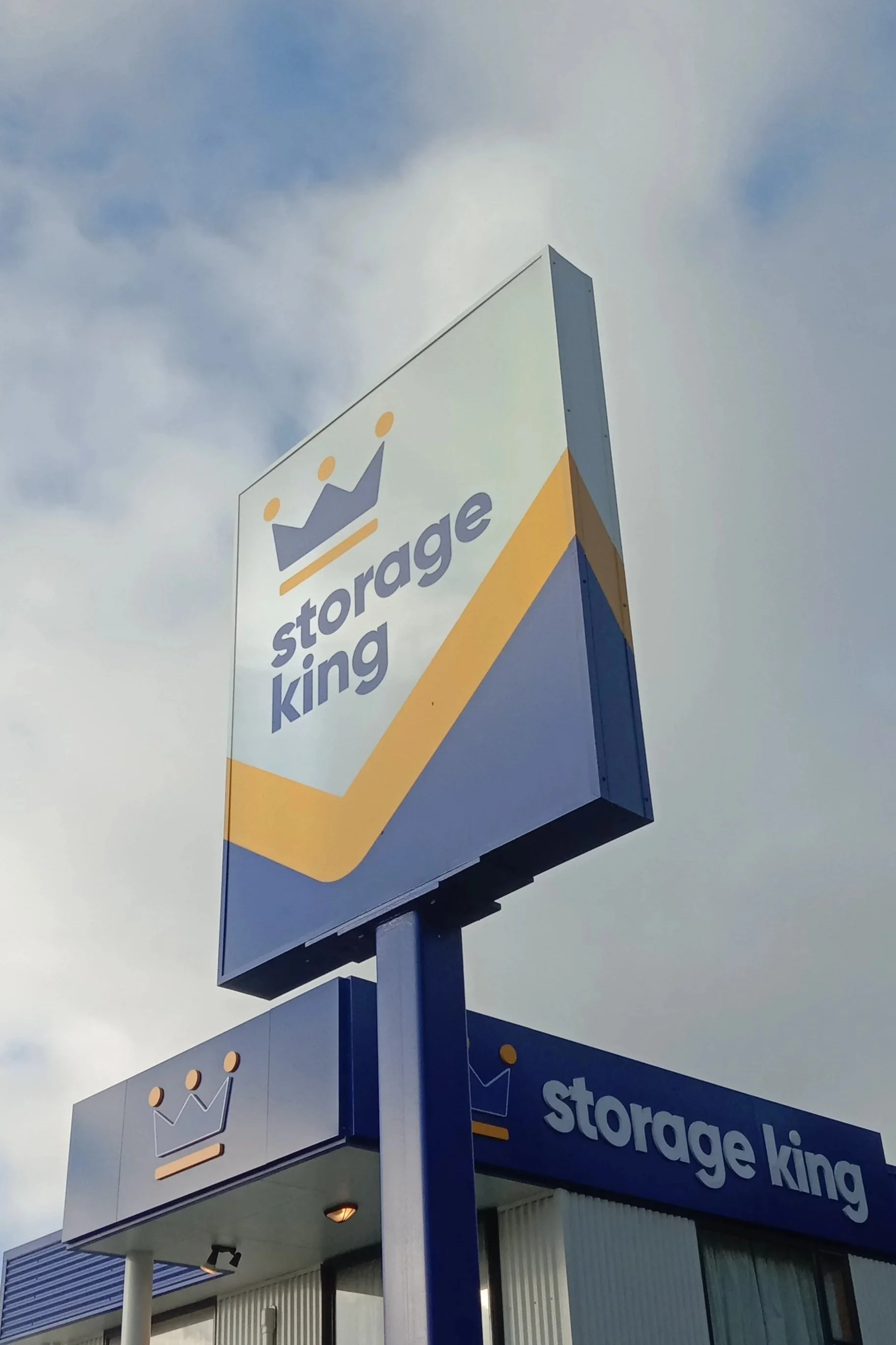 Vinyl wrap to double-sided lightbox