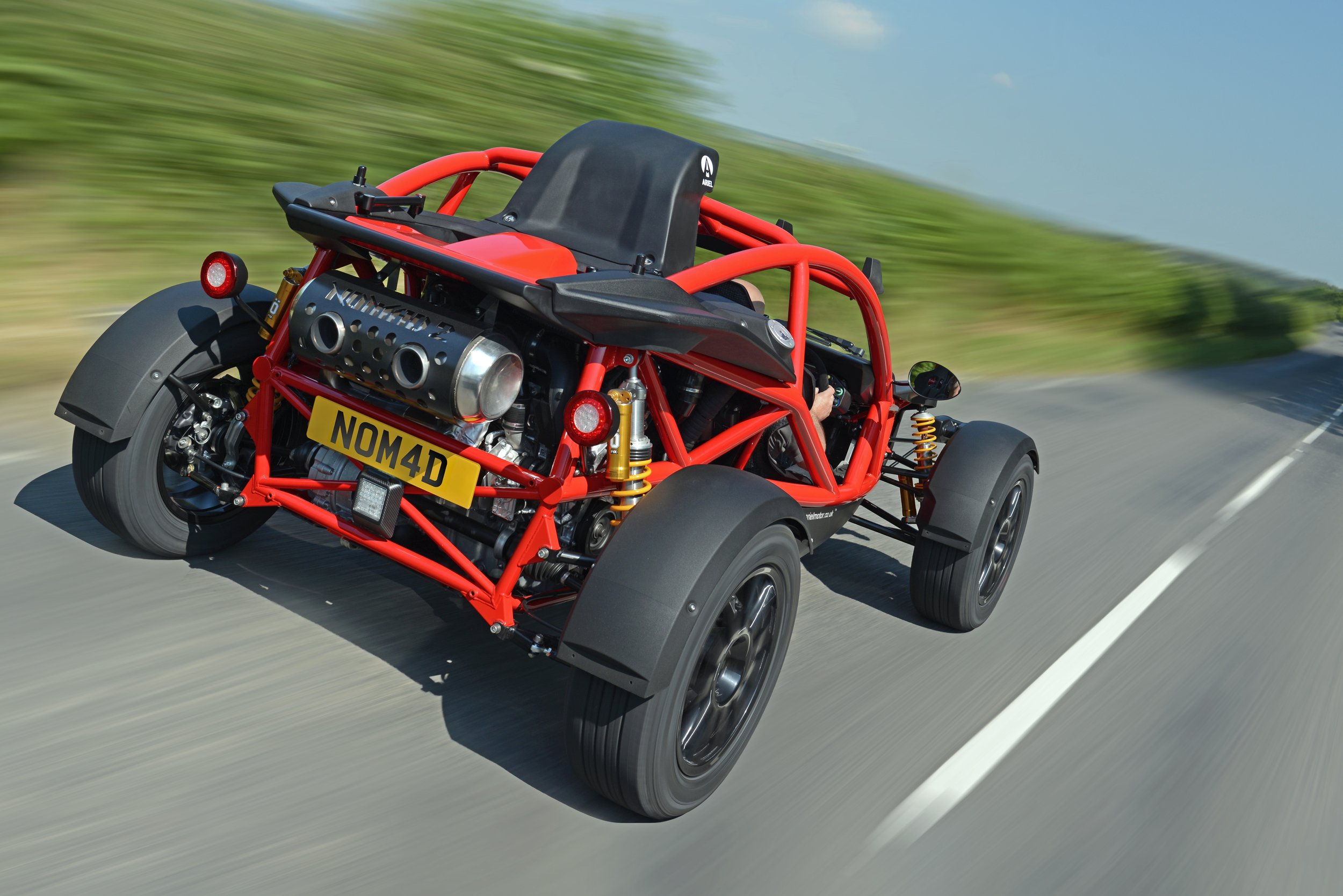 05 Ariel Nomad 2 Driving.jpg