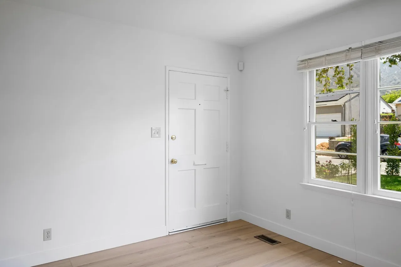 affordable-home-remodel-glendale-los-angeles-crystal-peak-after-20.webp