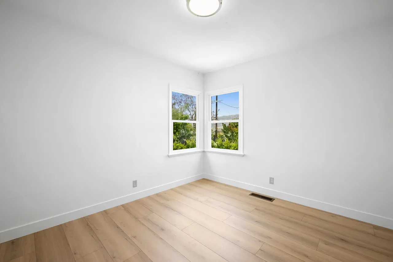 affordable-home-remodel-glendale-los-angeles-crystal-peak-after-19.webp