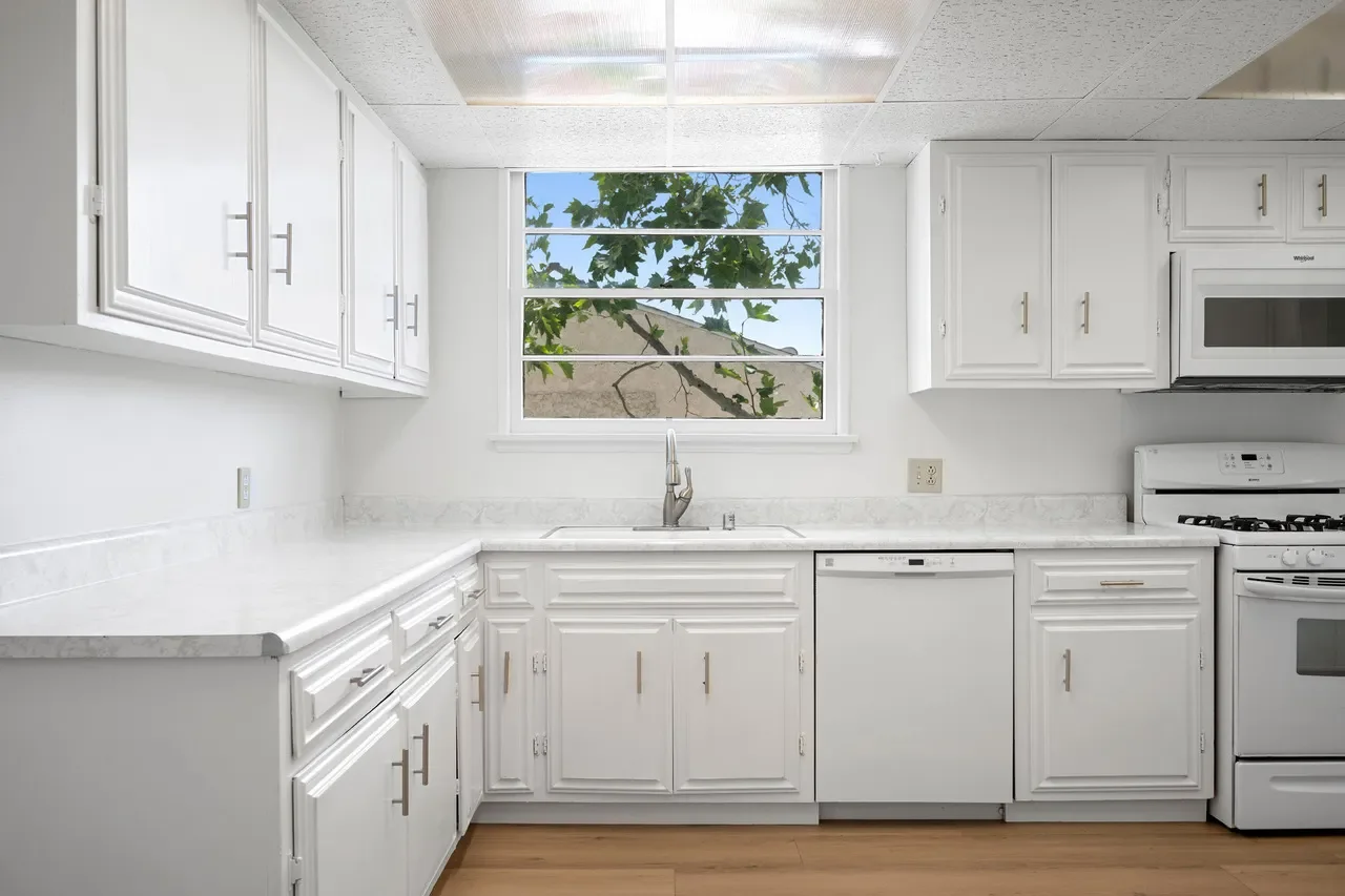 affordable-home-remodel-glendale-los-angeles-crystal-peak-after-16.webp