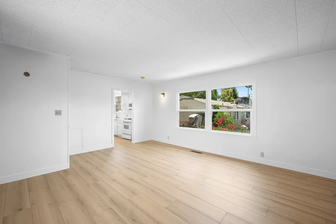 affordable-home-remodel-glendale-los-angeles-crystal-peak-after-13.webp