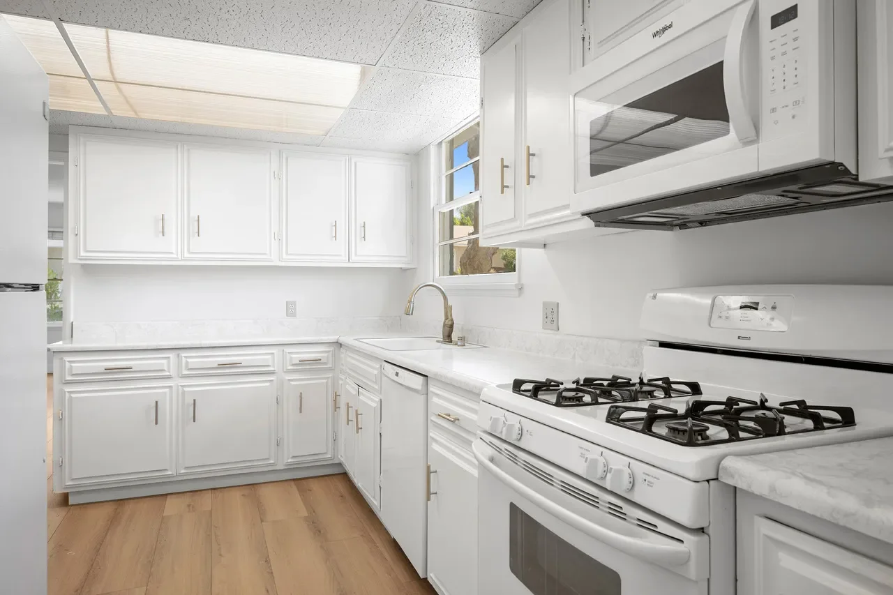 affordable-home-remodel-glendale-los-angeles-crystal-peak-after-17.webp