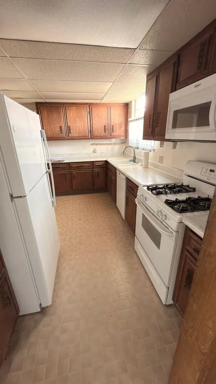 affordable-home-remodel-tujunga-glendale-los-angeles-crystal-peak-before-018.webp