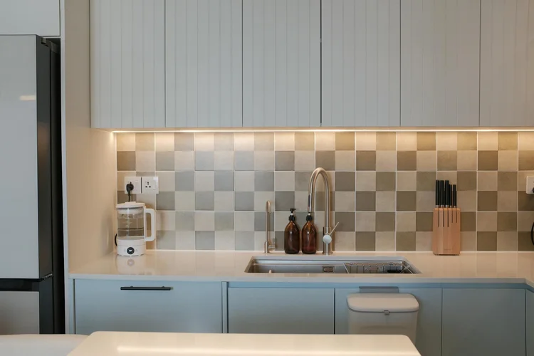 Kitchen backsplash by Prime Edge Tile