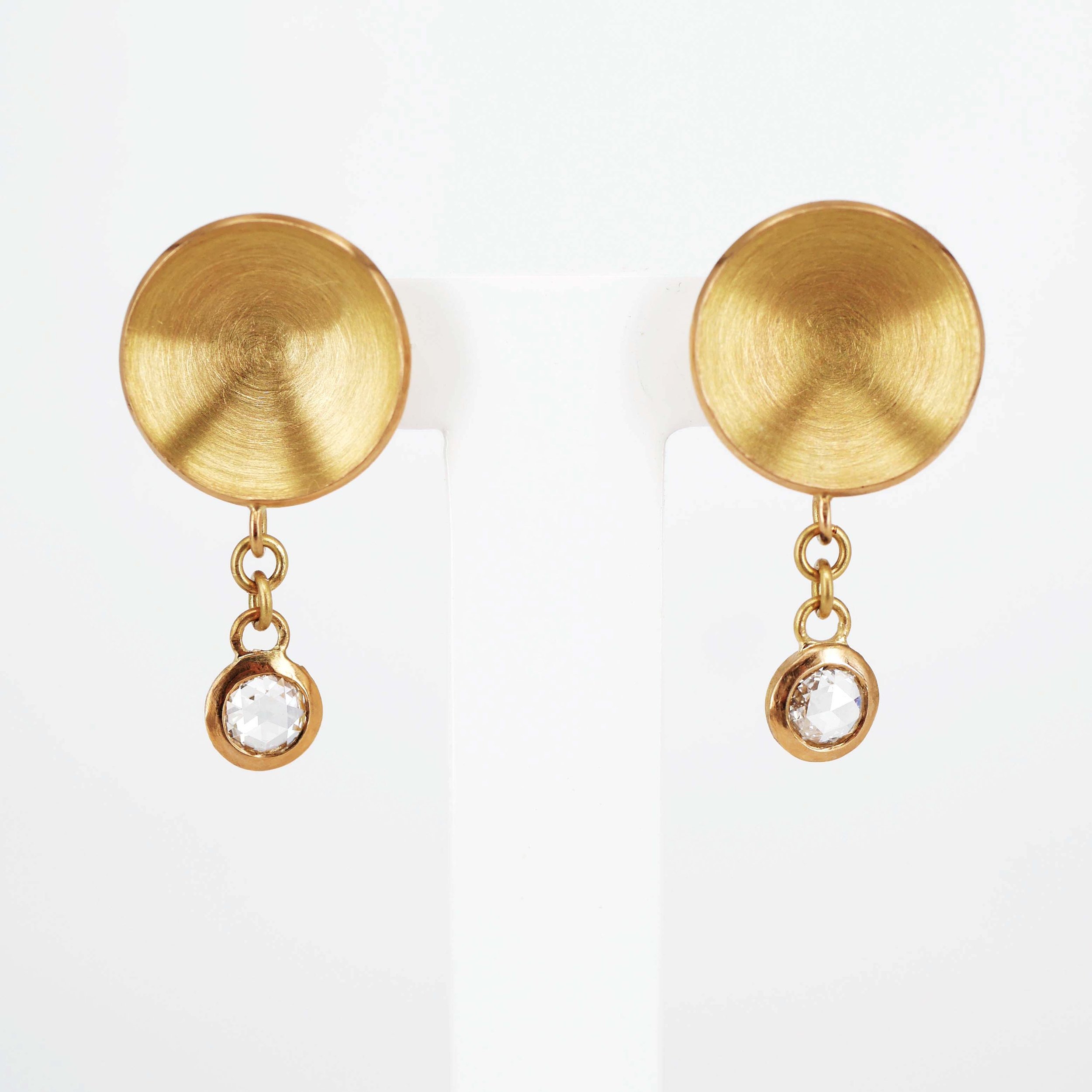 "Konkav" 750er Gelbgold mit Brillanten