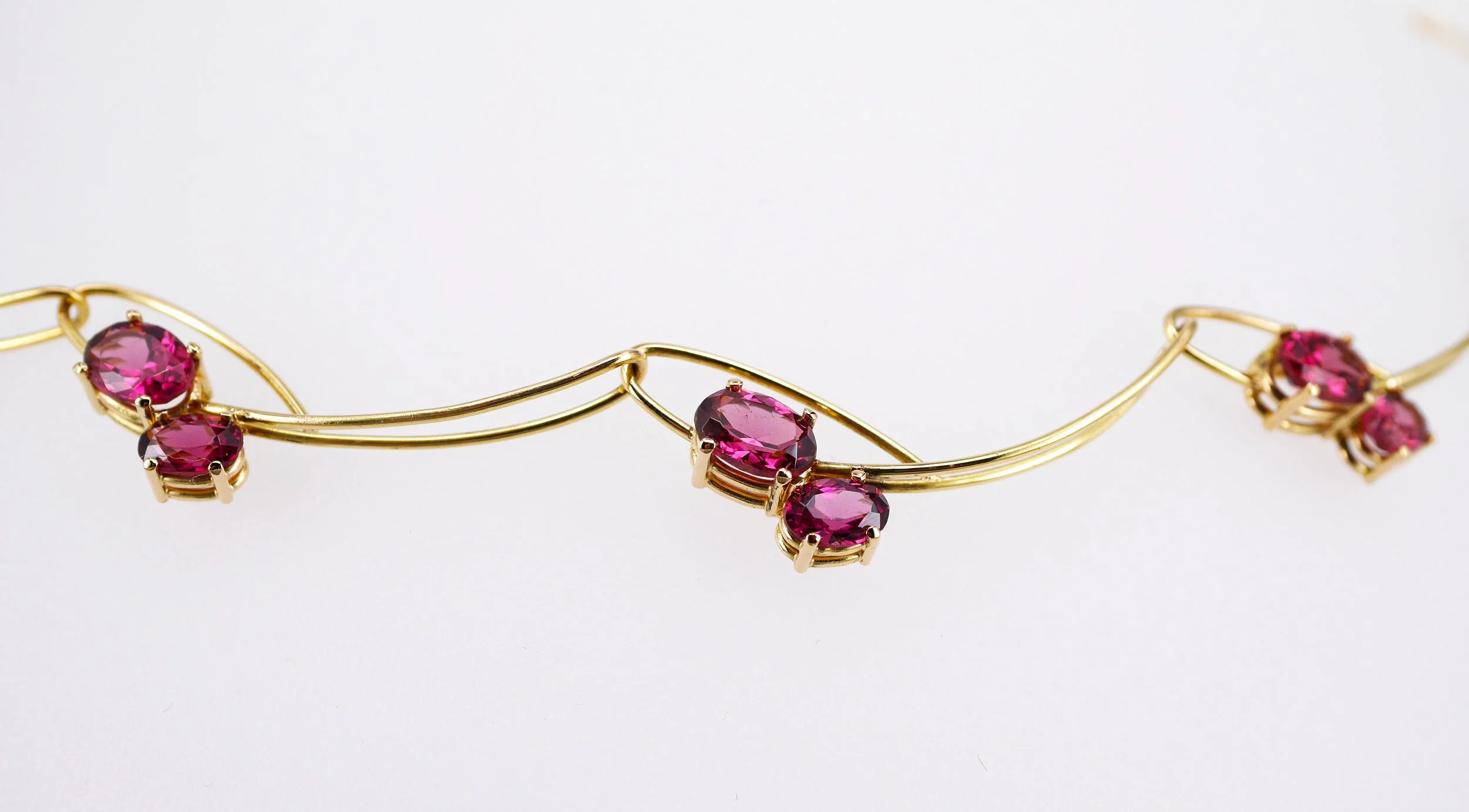 750er Gelbgold, Collier mit Granaten (Kundenauftrag)