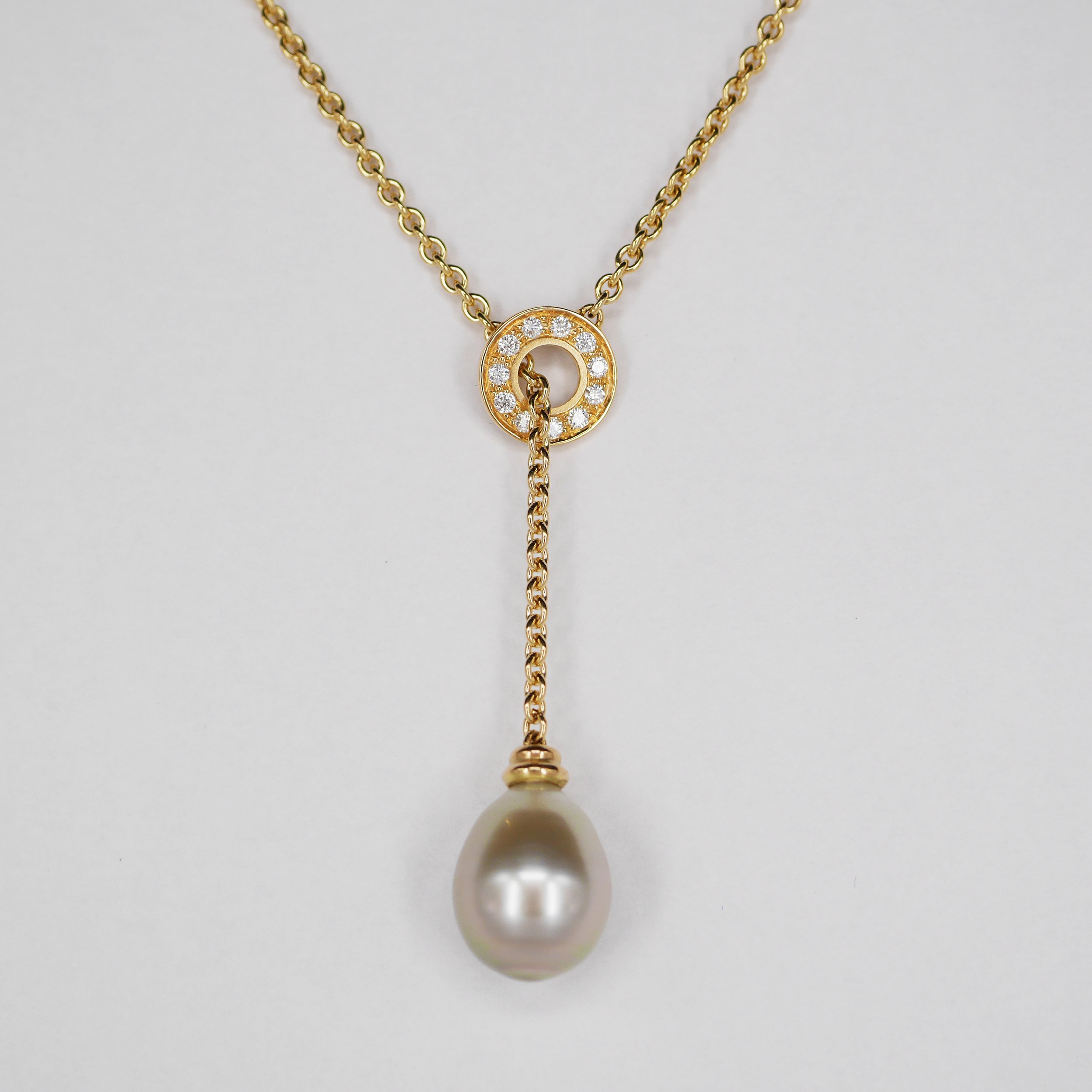 750er Gelbgold mit Thaitiperle-Tropfen und Brillanten