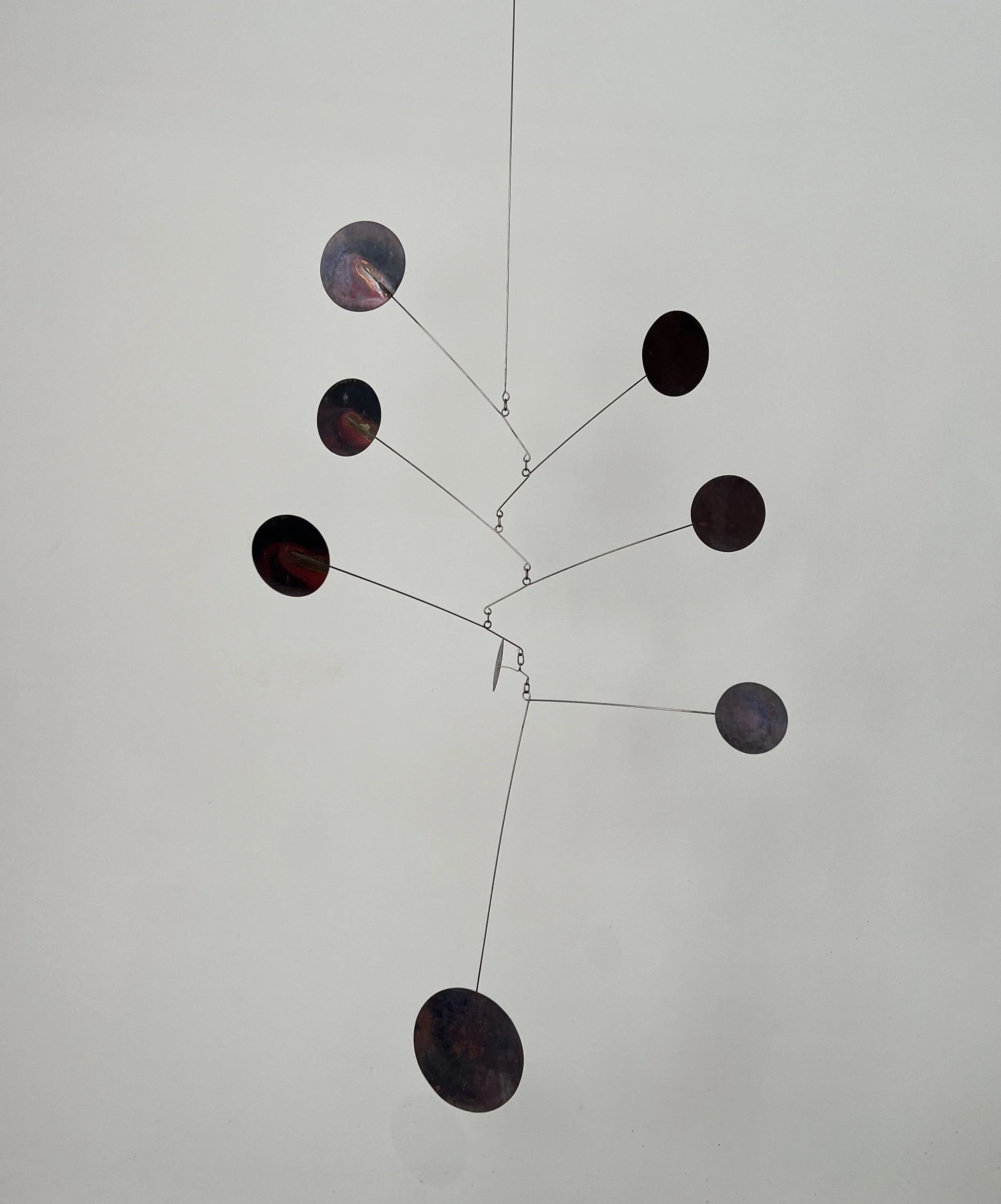 Mobile aus Federstahl und Messingplättchen