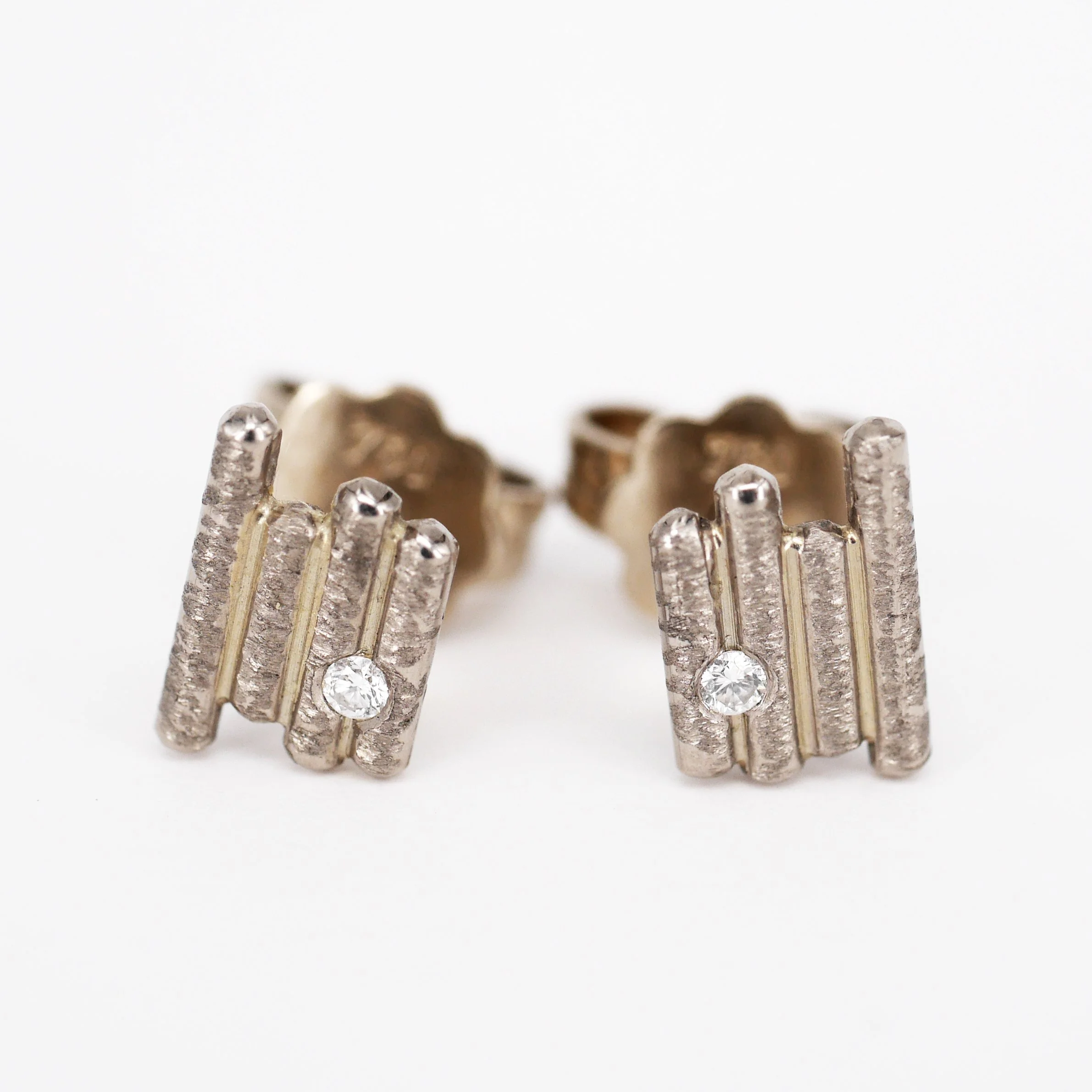 "Stäbchen" 750er Weißgold mit Brillanten