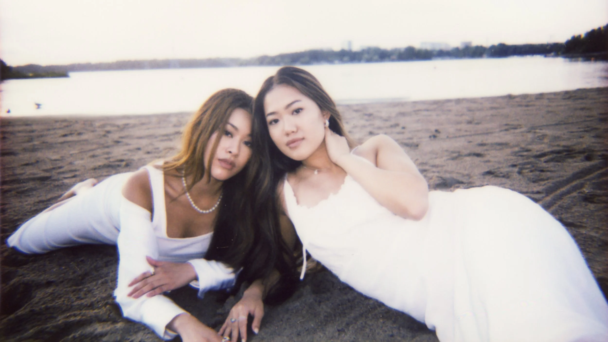 Yenni & Nipa instax-1.jpg